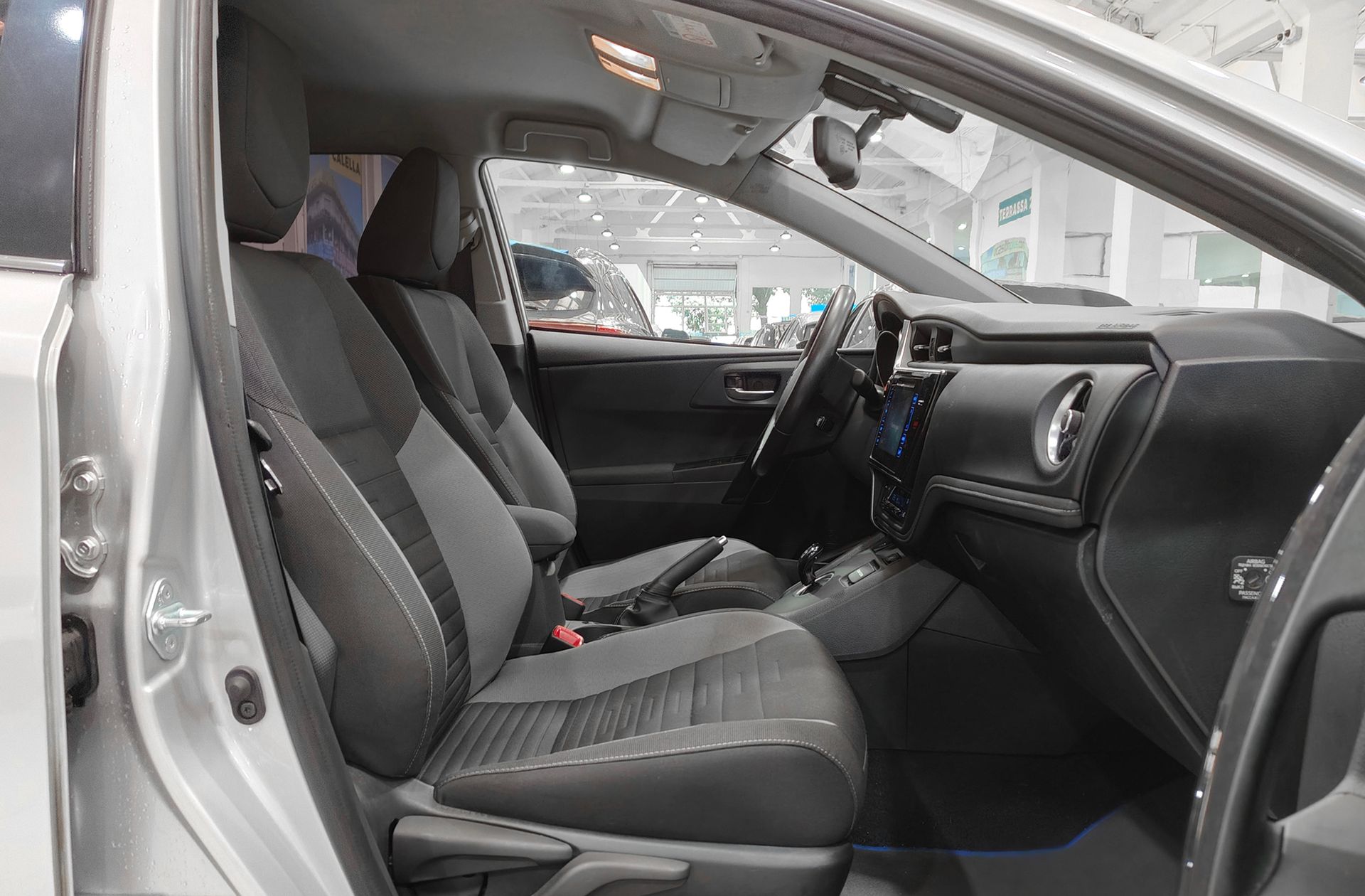 Toyota Auris 140H Hybrid Active - foto 15