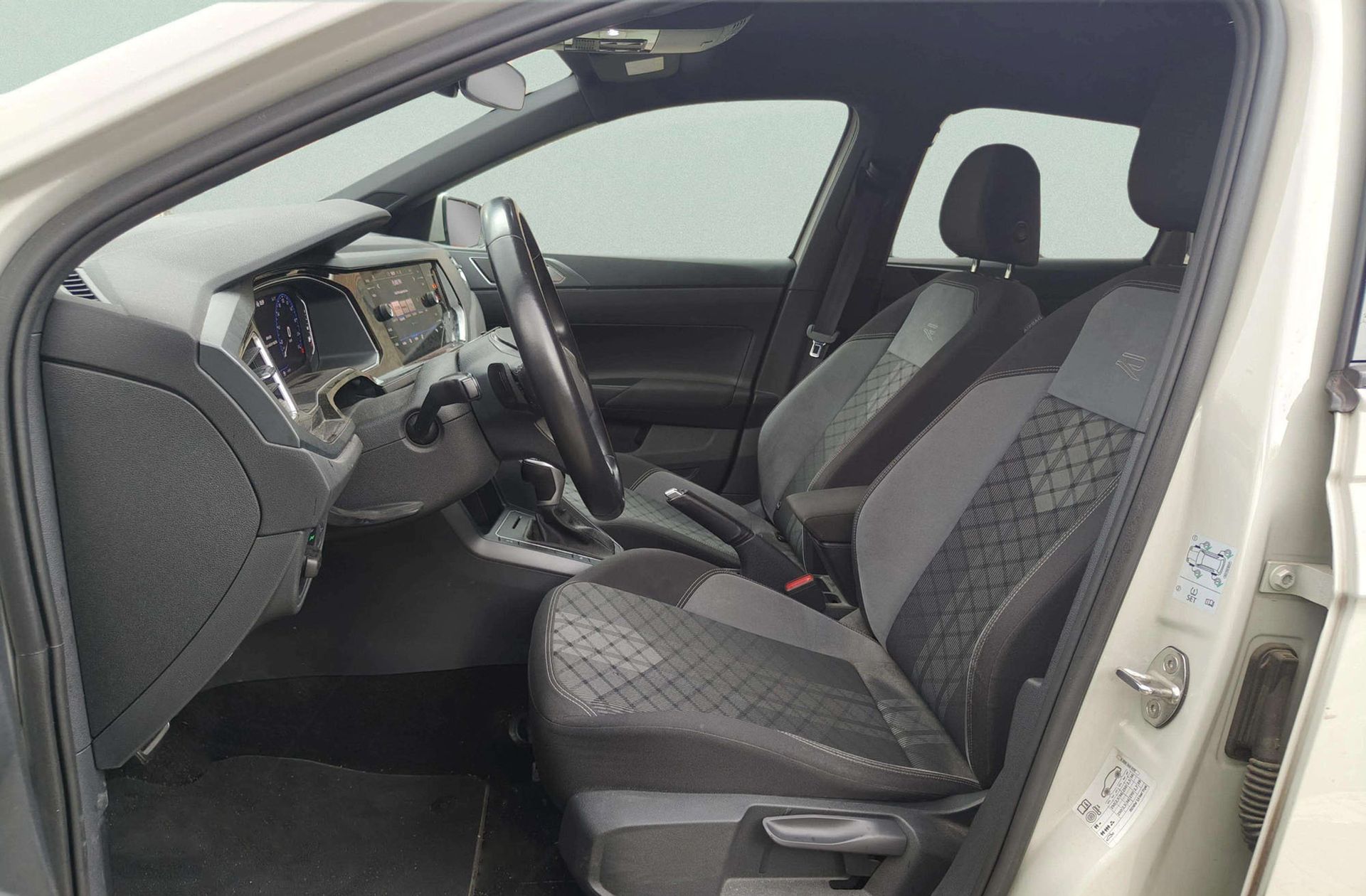 Volkswagen Polo R-Line 1.0 TSI DSG - foto 10