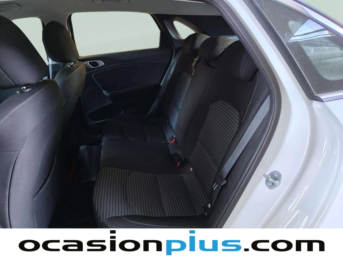 Foto asientos traseros KIA Ceed KIA Ceed 1.0 T-GDI Drive (100 CV)