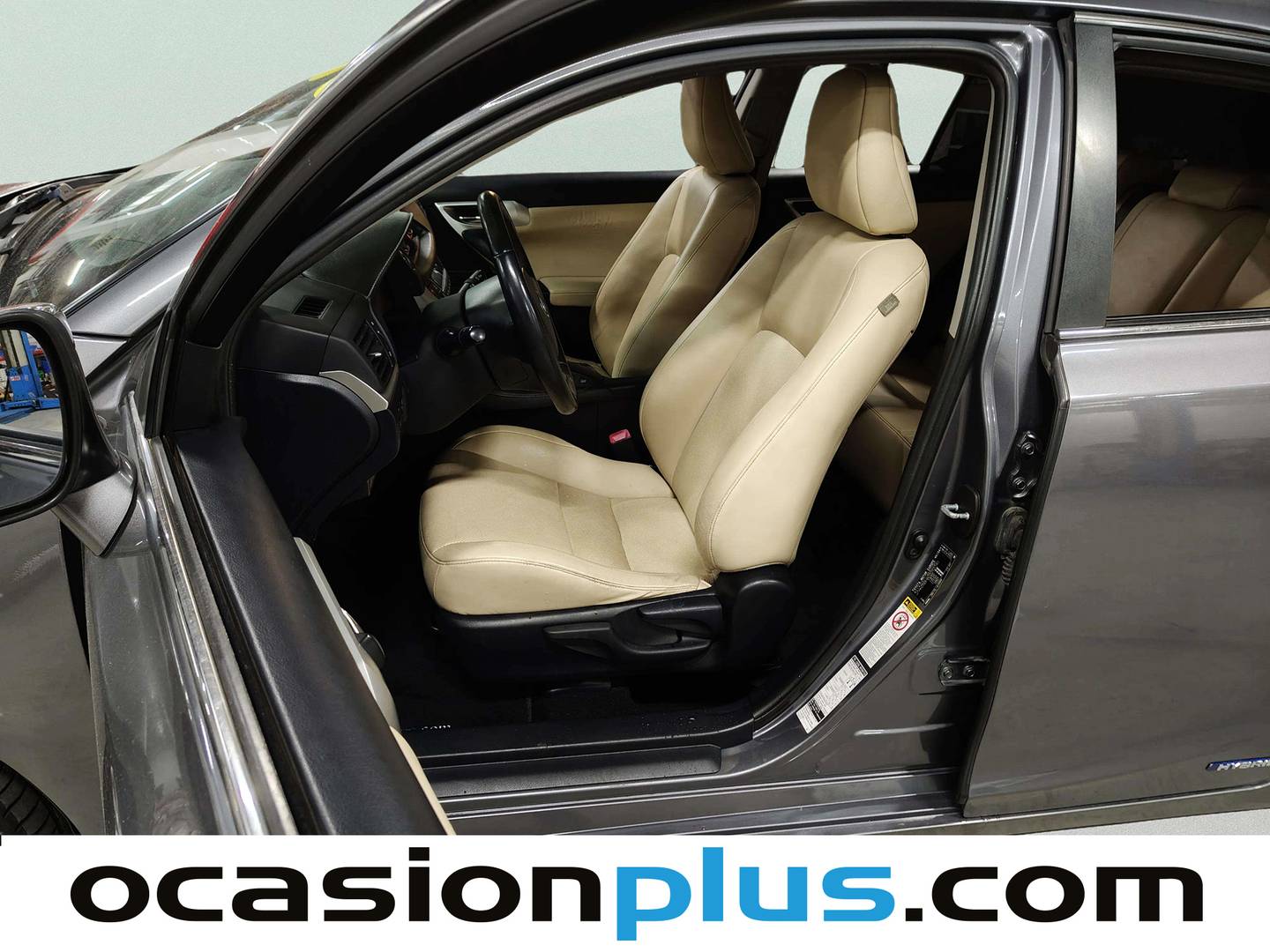 Foto asientos delanteros Lexus CT Lexus CT 200h Hybrid Plus MY12 (136 CV)