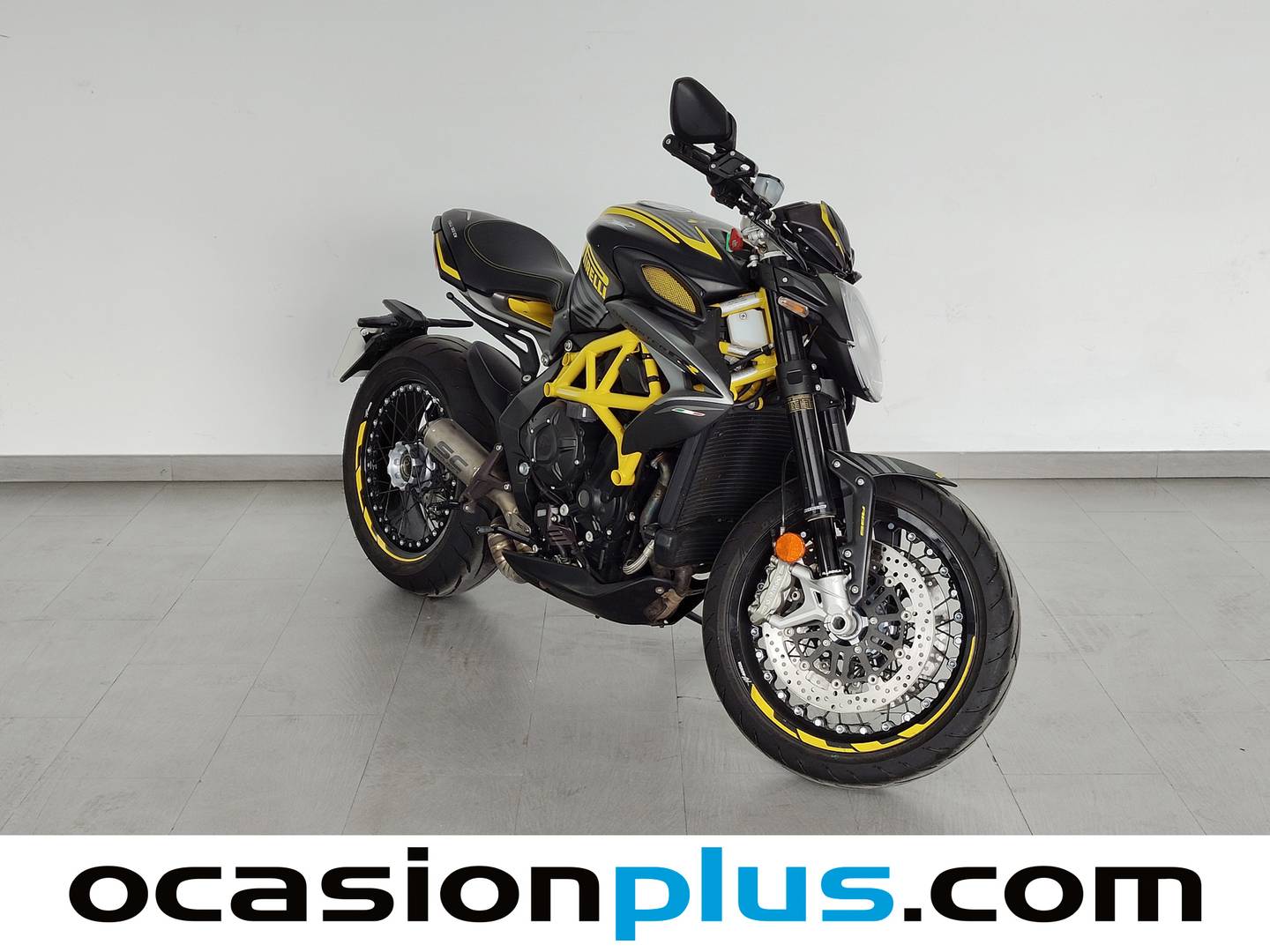 Foto delantera MV Agusta Brutale 800 Dragster RR ABS MV Agusta Brutale 800 Dragster RR ABS (140 CV) derecha