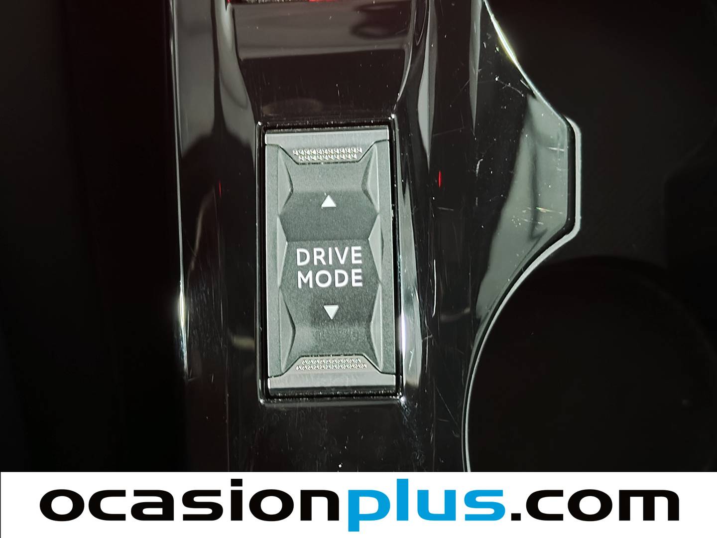 Foto Peugeot 2008 Peugeot 2008 PureTech 130 S&S Allure EAT8 (130 CV)