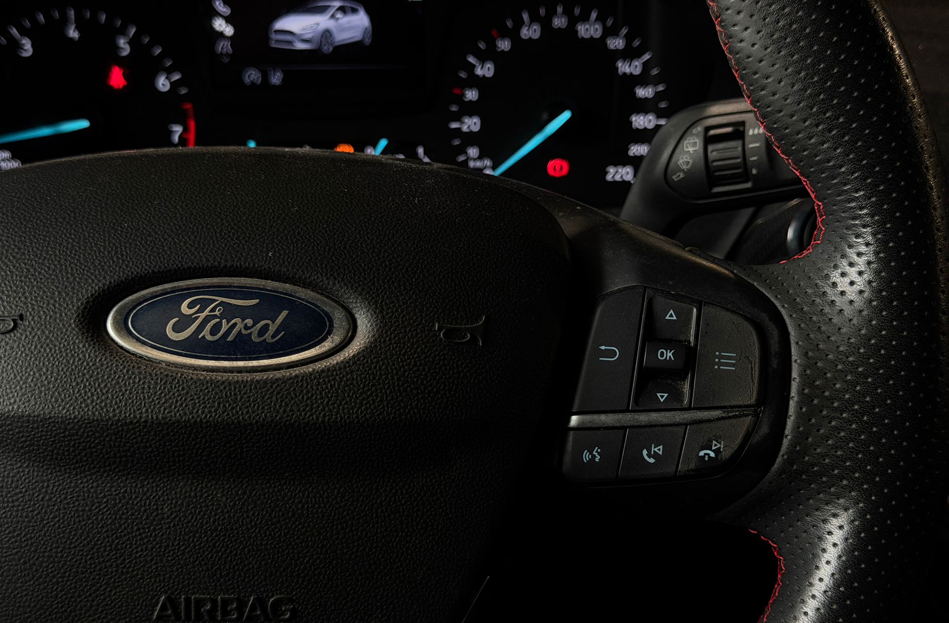 Ford Fiesta 1.0 EcoBoost ST-Line - foto 27