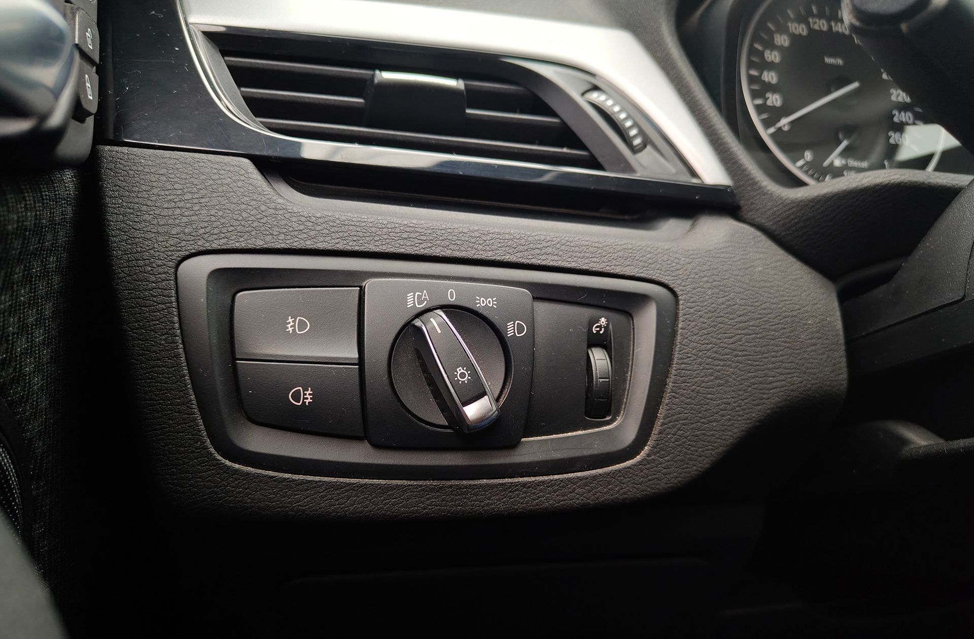 BMW X1 sDrive18d Business - foto 12