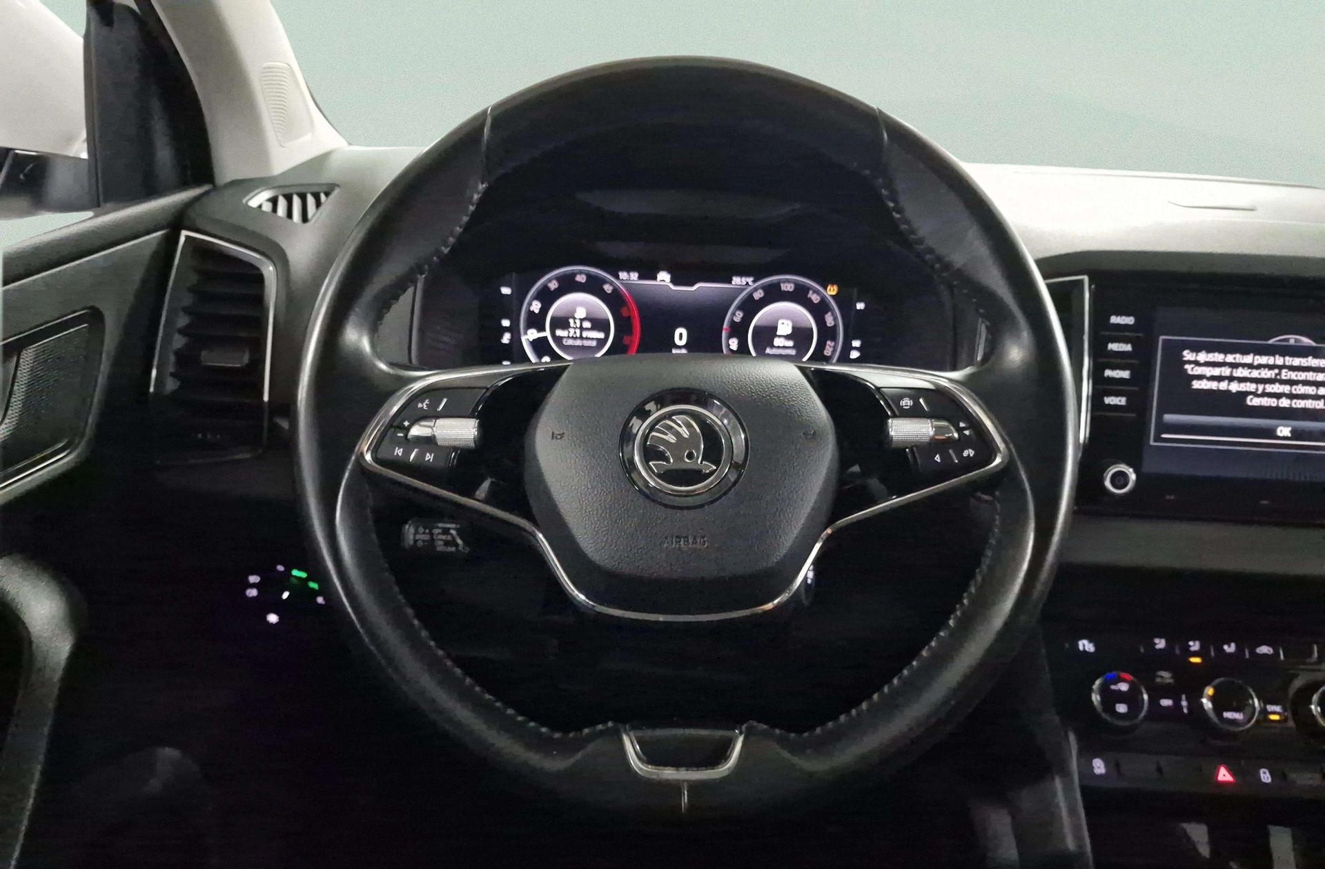 Škoda Karoq 2.0 TDI Ambition 4x4 DSG - foto 21
