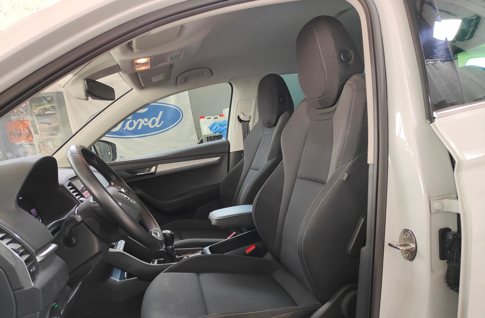 Škoda Karoq 2.0 TDI Selection - foto 11