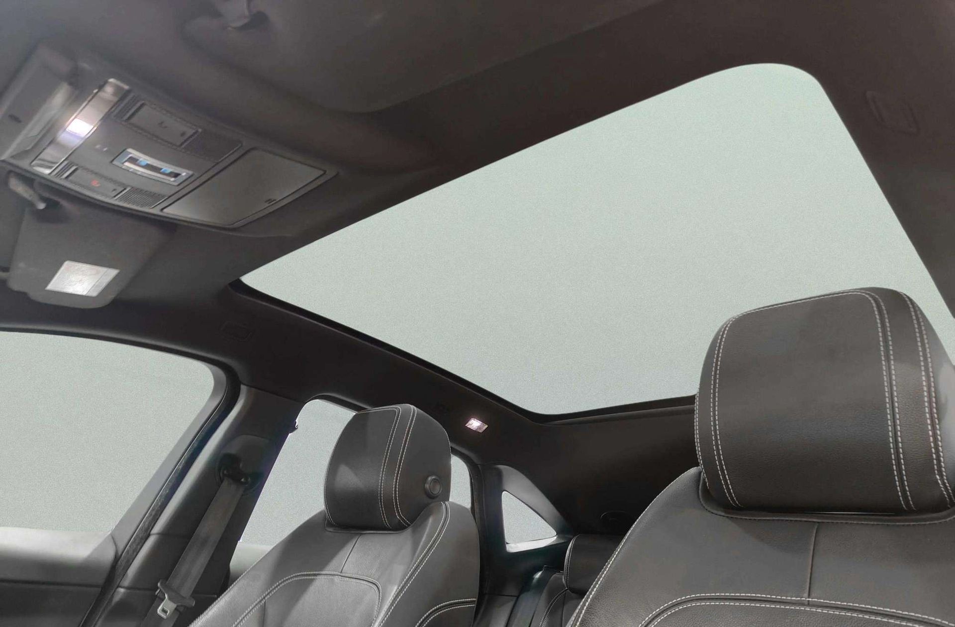Jaguar E-Pace 2.0D R-Dynamic S 4WD - foto 6