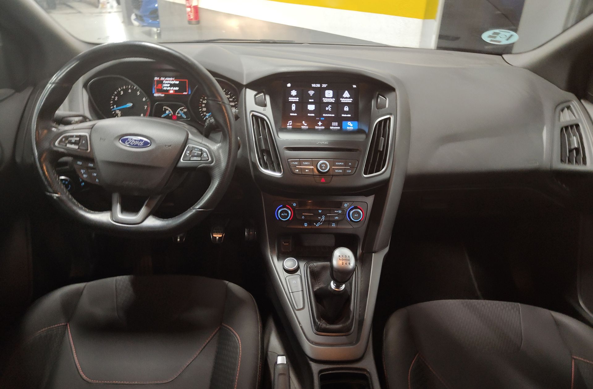 Ford Focus 1.0 EcoBoost ST-Line - foto 5