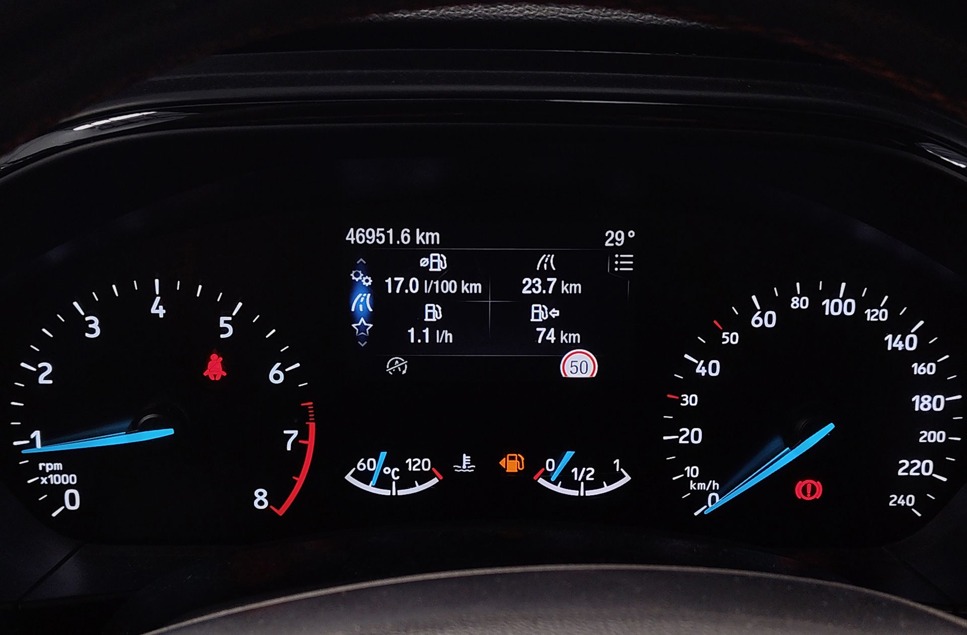 Ford Focus 1.0 EcoBoost ST-Line - foto 23