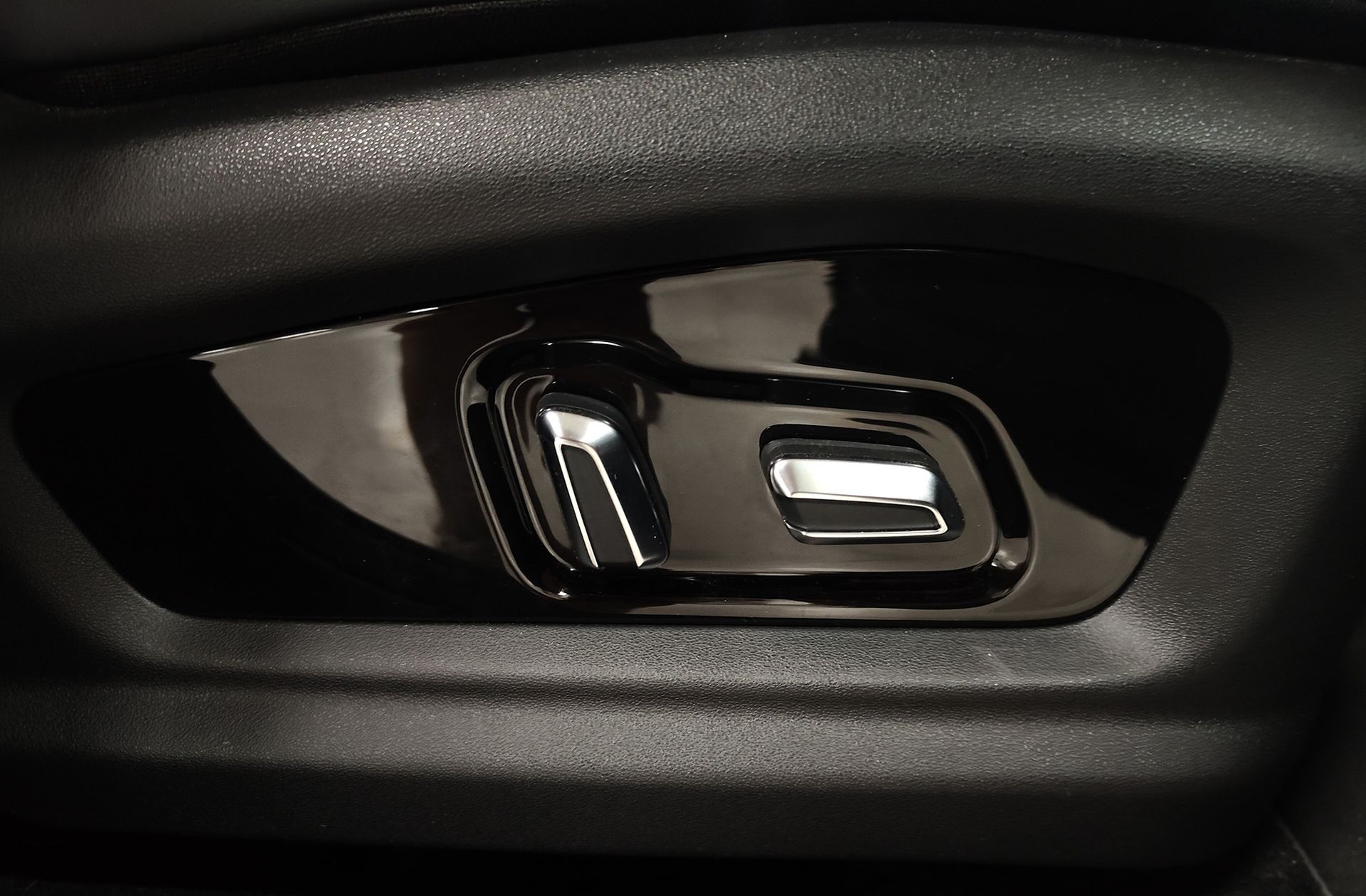 Jaecoo 7 1.5 T-GDi PHEV +1DHT Select FWD - foto 14