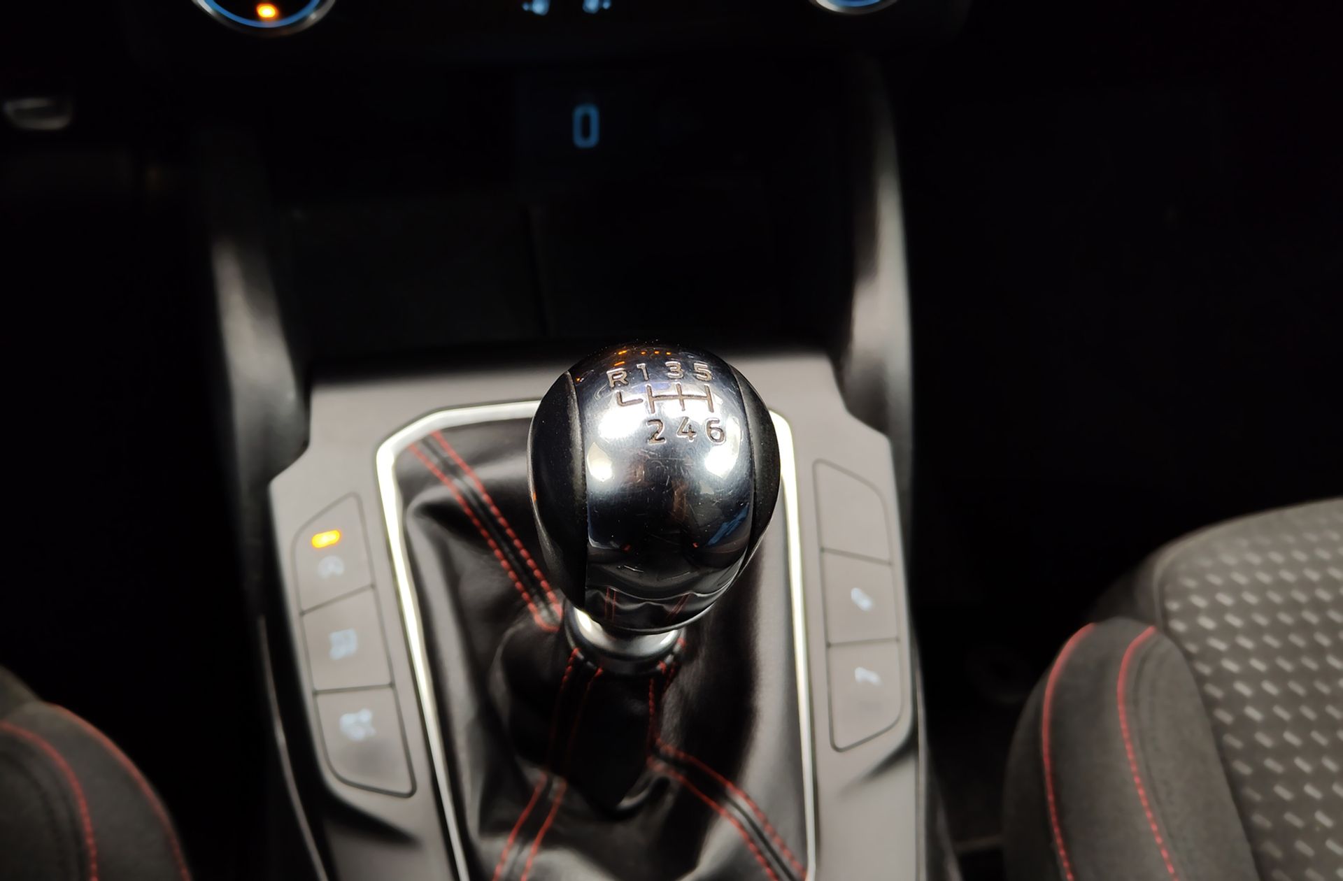 Ford Focus 1.5 EcoBlue ST-Line - foto 5