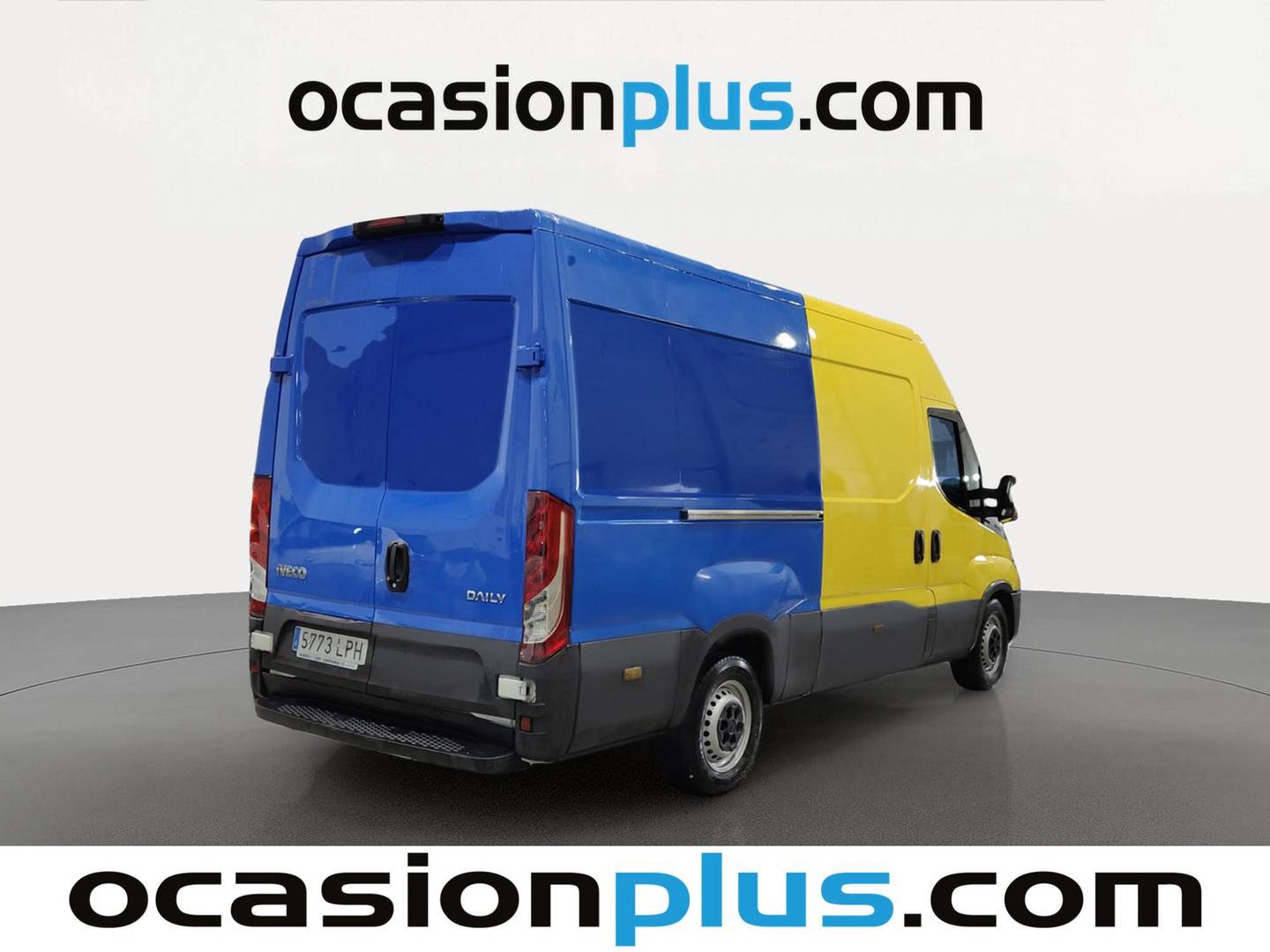 Foto trasera Iveco Daily Iveco Daily 2.3 TD 35S 16 V 3520L/H2 (156 CV) derecha