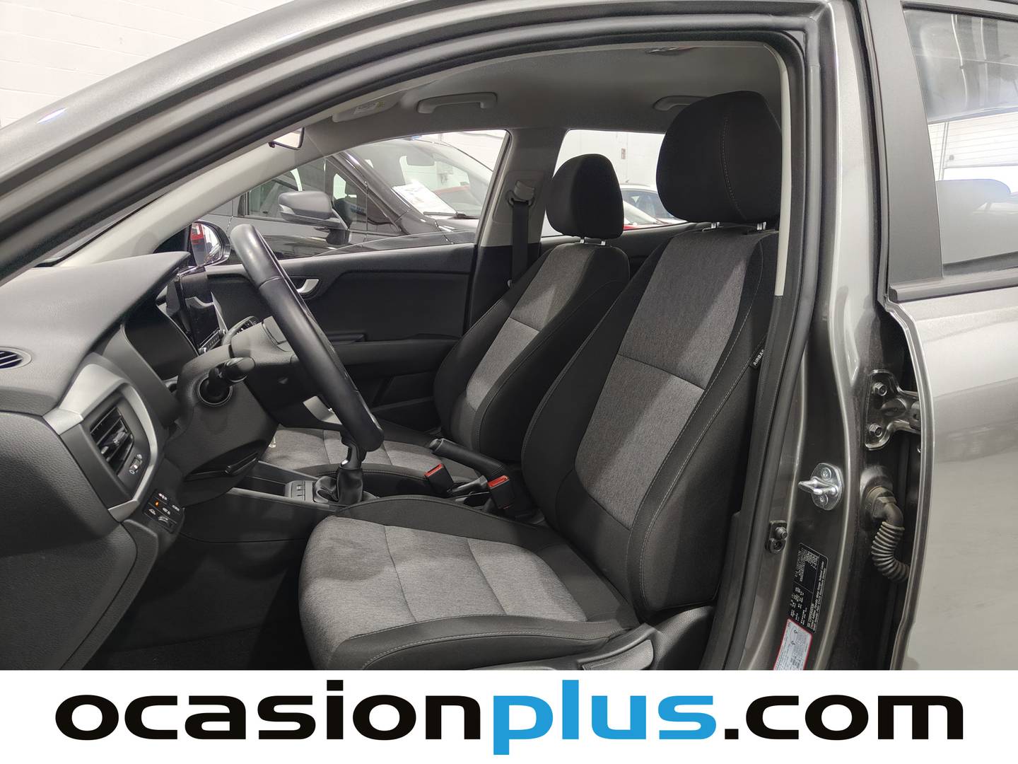 Foto asientos delanteros KIA Stonic KIA Stonic 1.0 T-GDi MHEV MT Concept (100 CV)