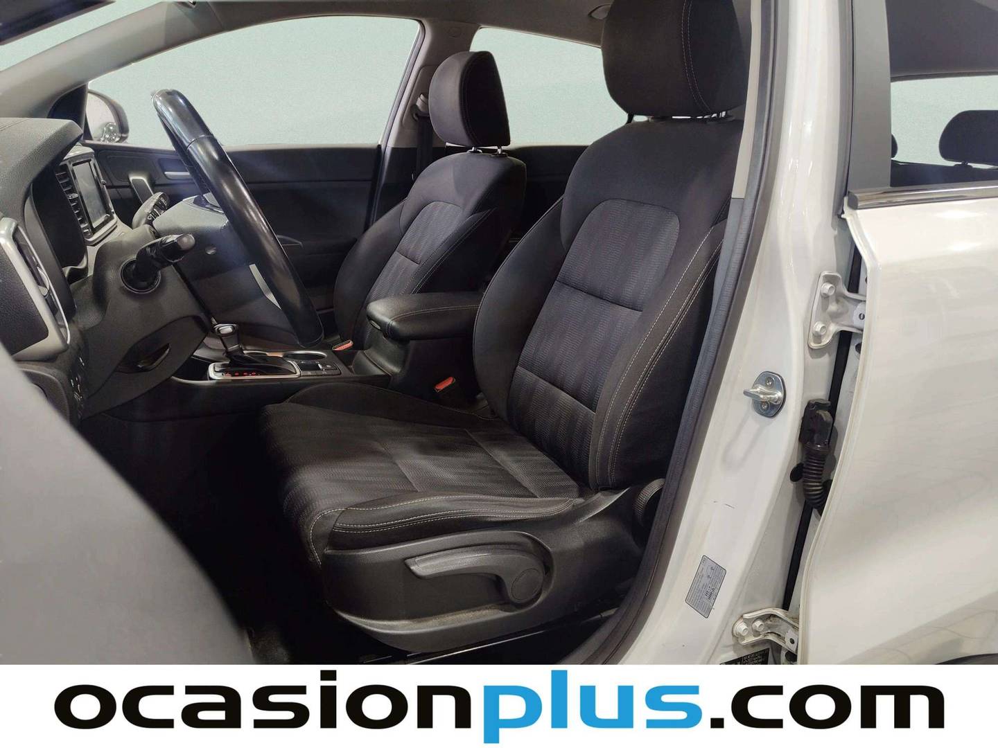 Foto asientos delanteros KIA Sportage KIA Sportage 1.6 CRDi Business 4x2 DCT (136 CV)