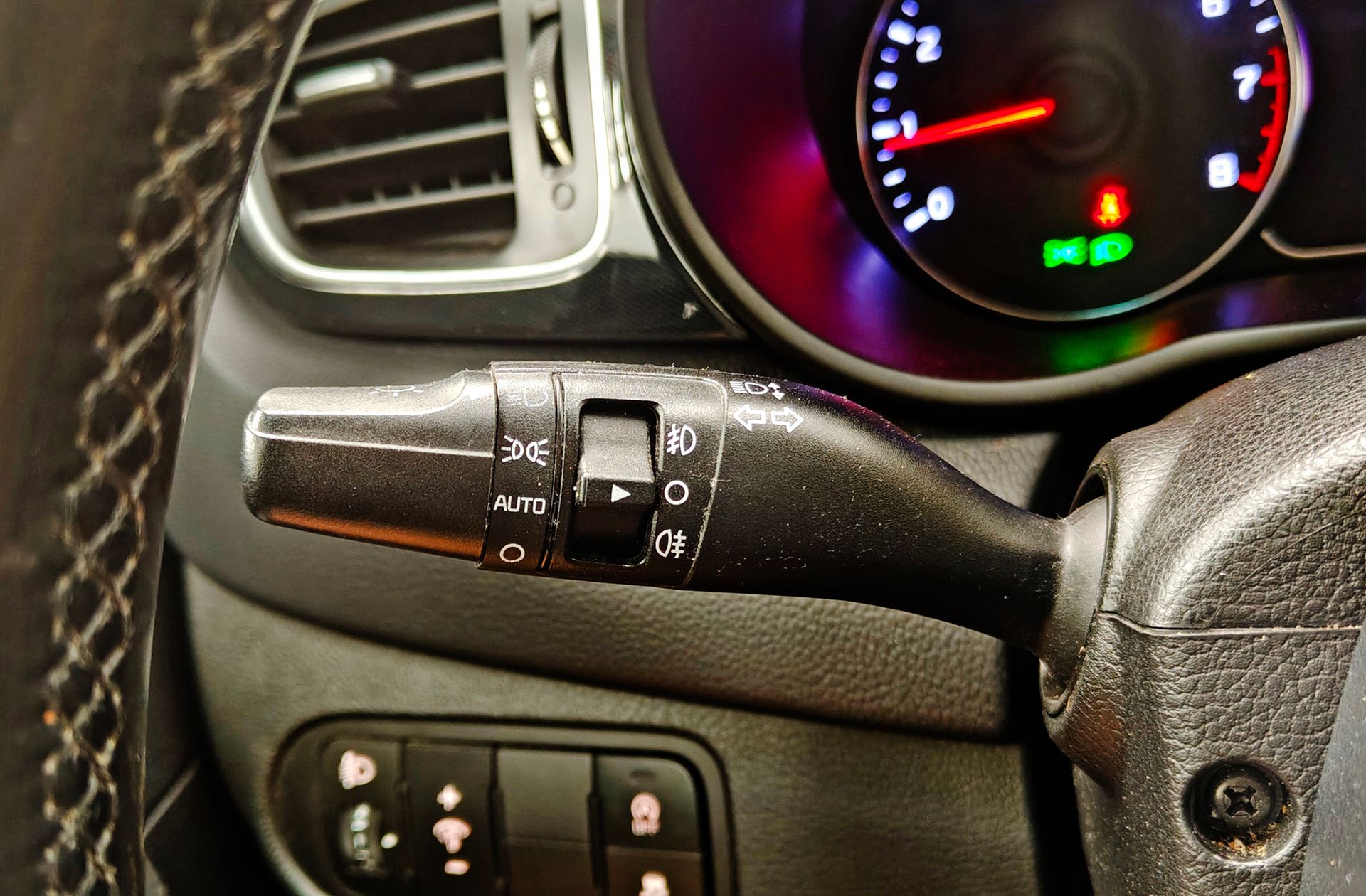 Kia Carens 1.6 GDi Uefa Euro 2016 Eco-Dynamics - foto 23
