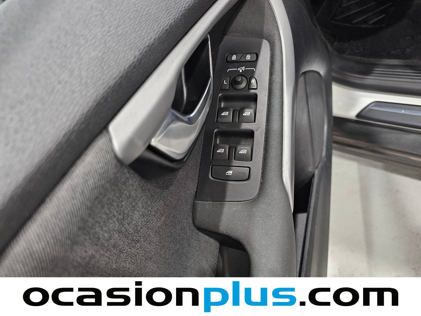 Foto Volvo V40 Cross Country Volvo V40 Cross Country D2 Plus (120 CV)