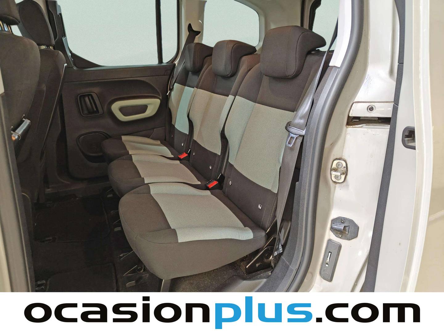 Foto asientos traseros Citroën Berlingo Citroën Berlingo BlueHDi 100 S&S Talla M Shine (102 CV)
