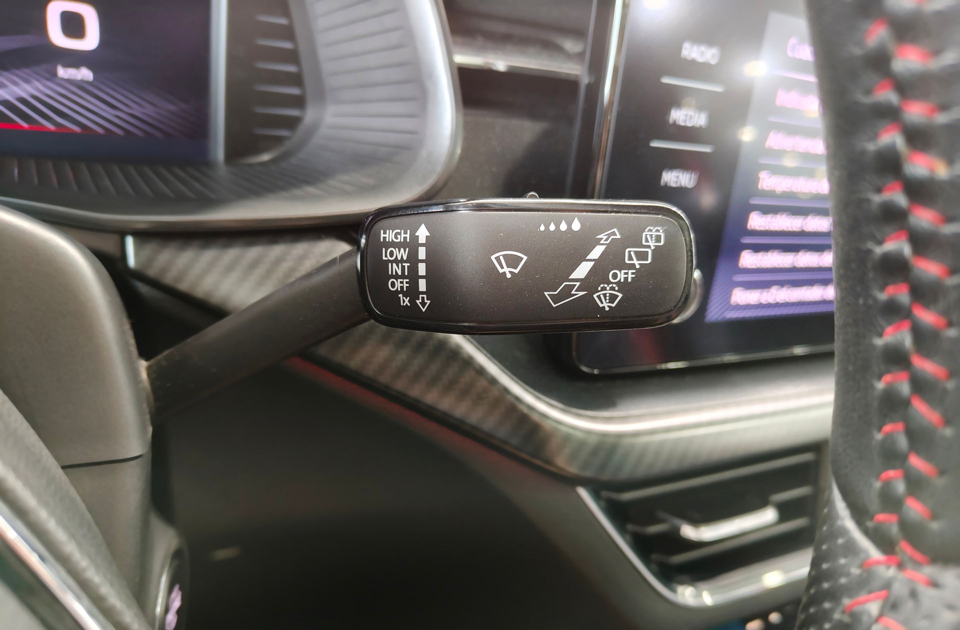 Škoda Kamiq 1.0 TSI Montecarlo DSG - foto 37