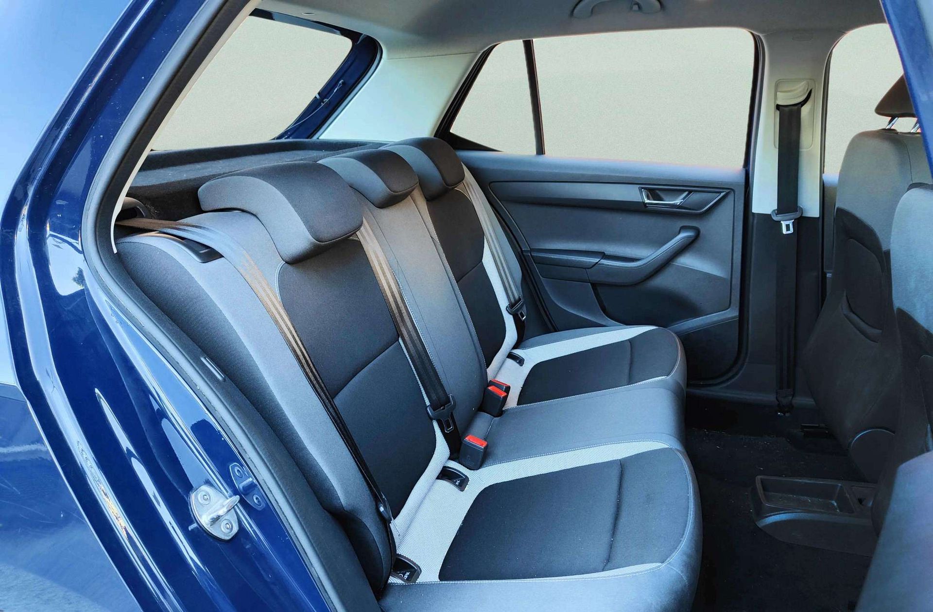 Škoda Fabia 1.0 MPI Like - foto 17