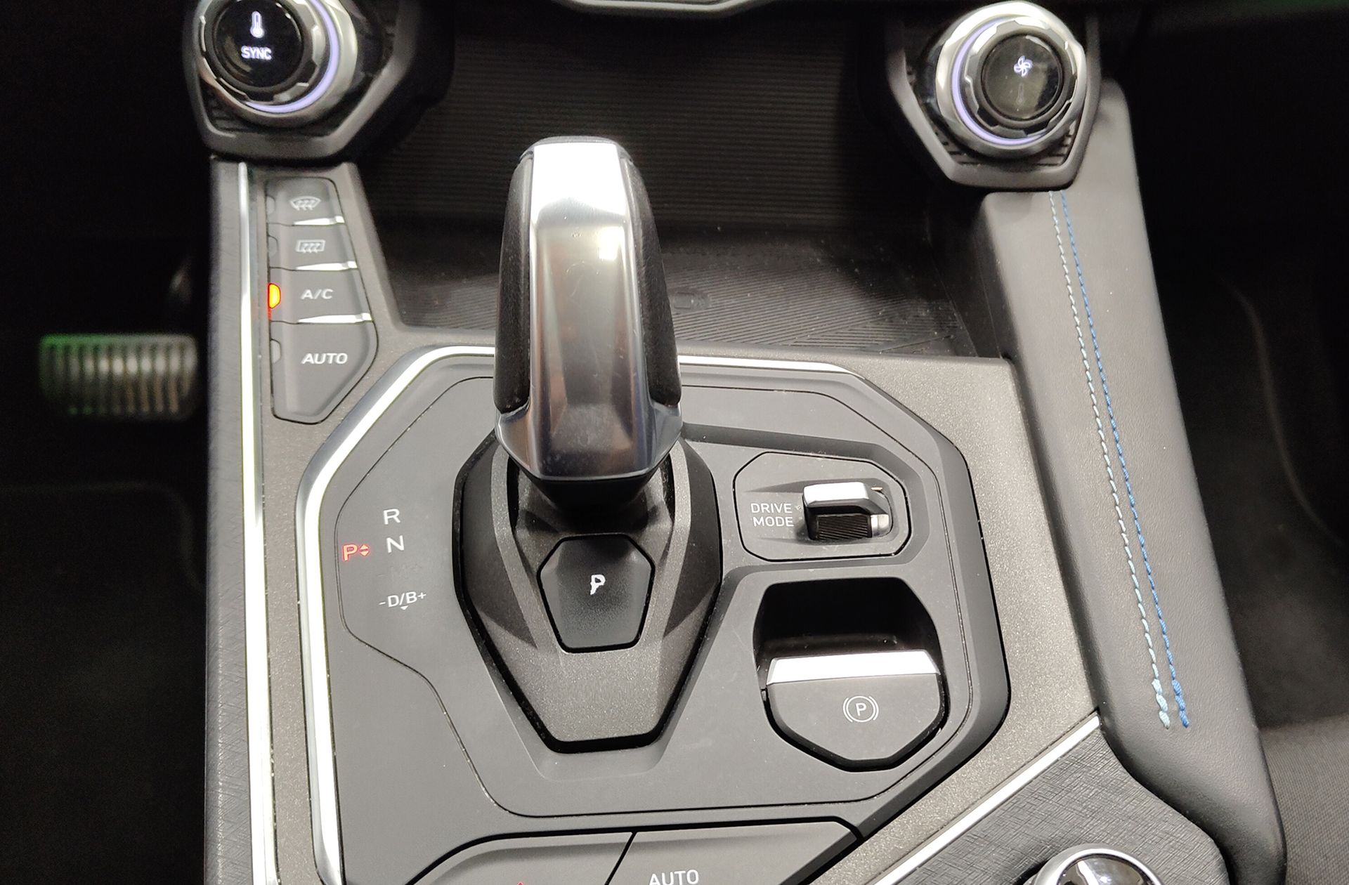 Lynk & Co 01 1.5 PHEV - foto 5
