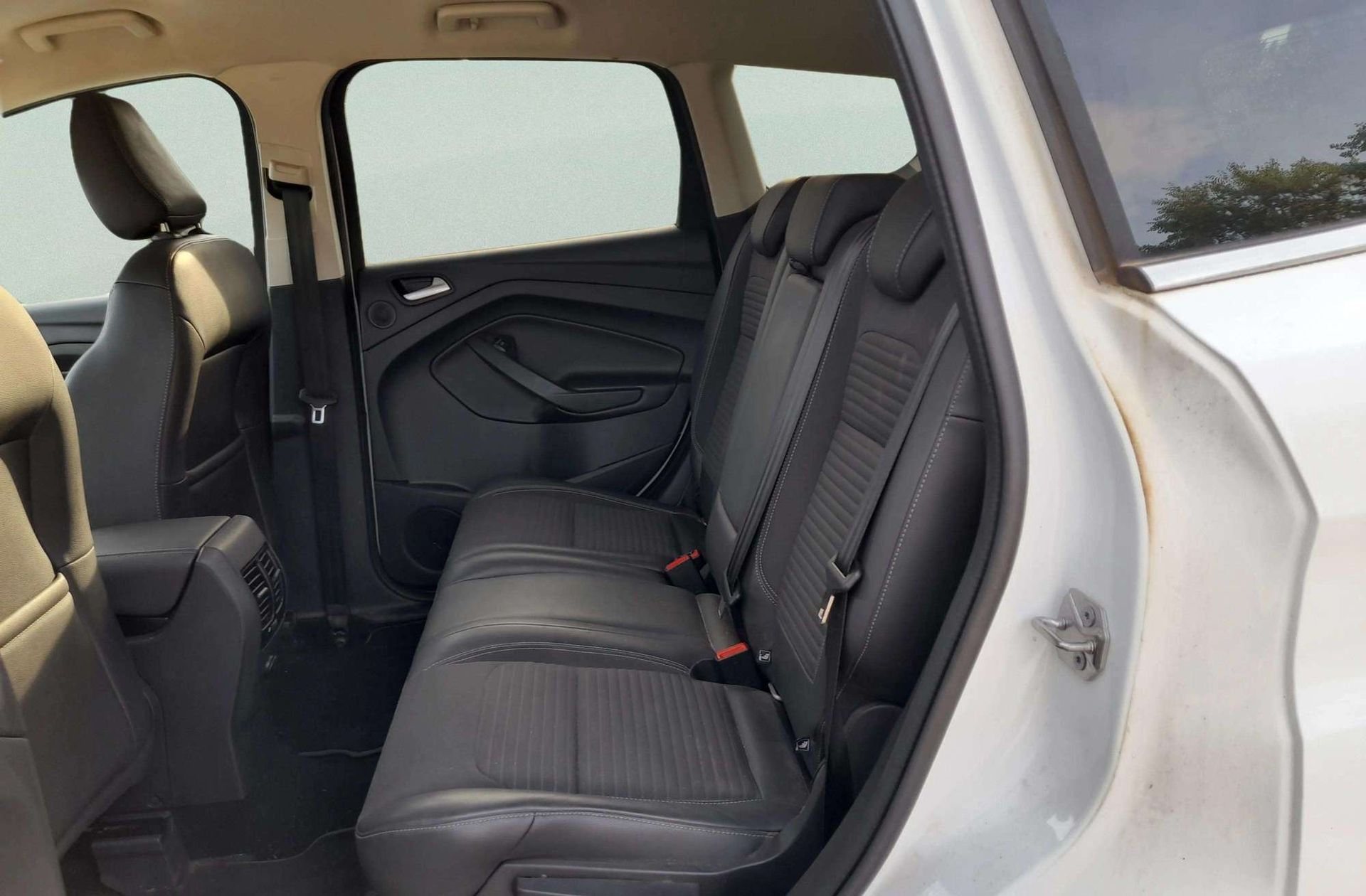 Ford Kuga 2.0 TDCi Titanium 4x4 - foto 11