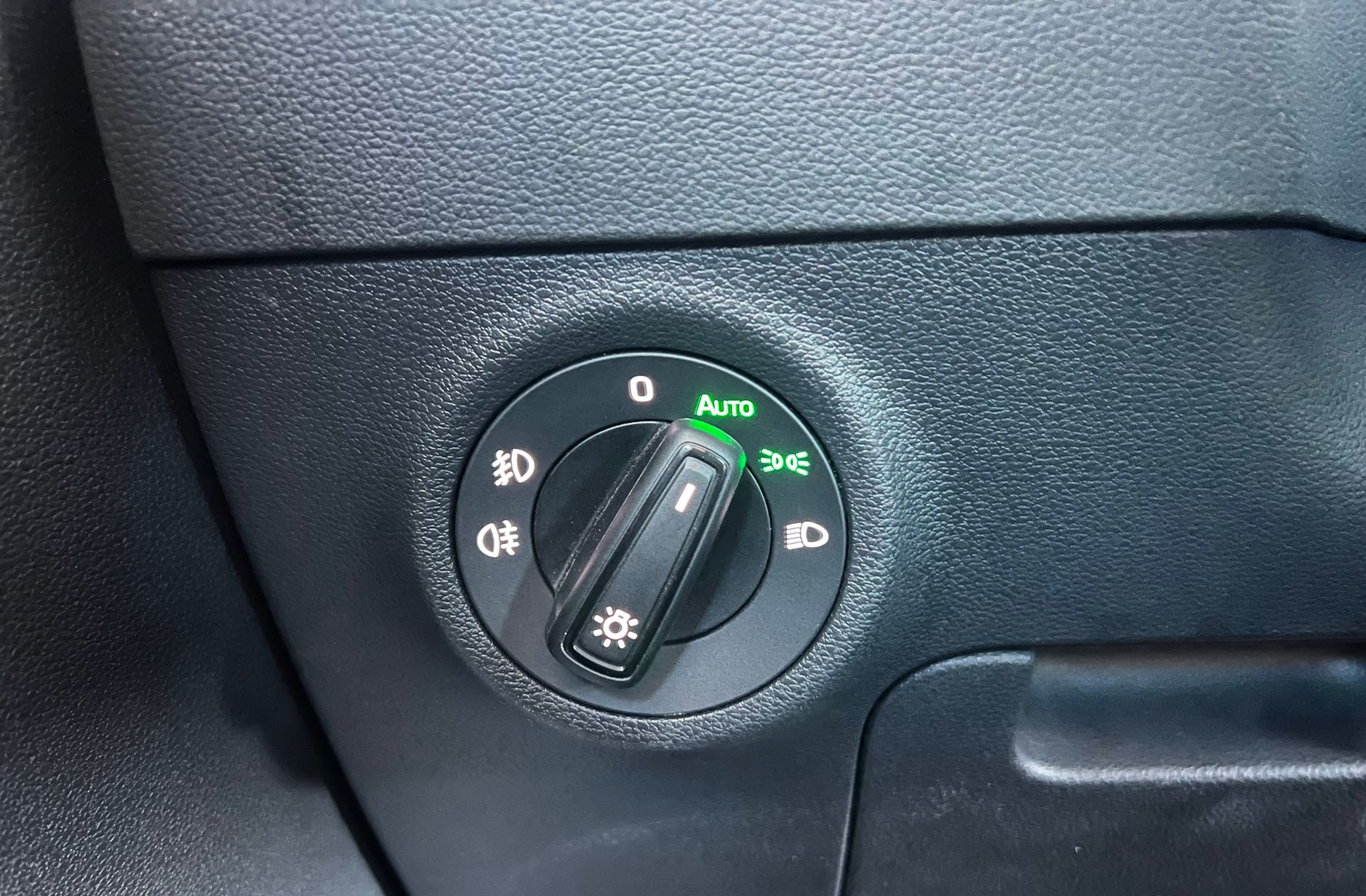 Škoda Karoq 2.0 TDI Selection - foto 23