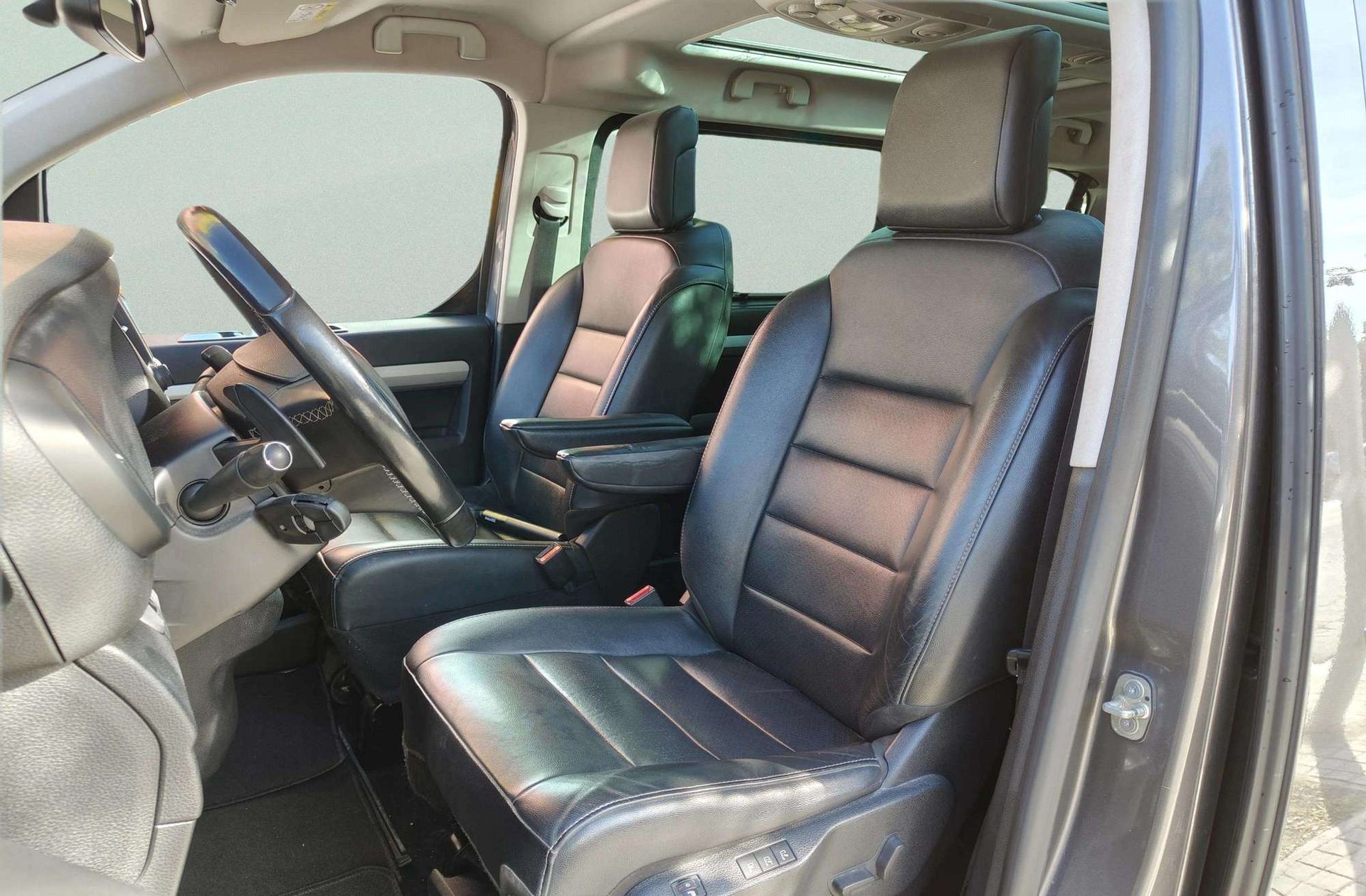 Peugeot Traveller 2.0 BlueHDi Allure Standard EAT6 8 plazas - foto 14