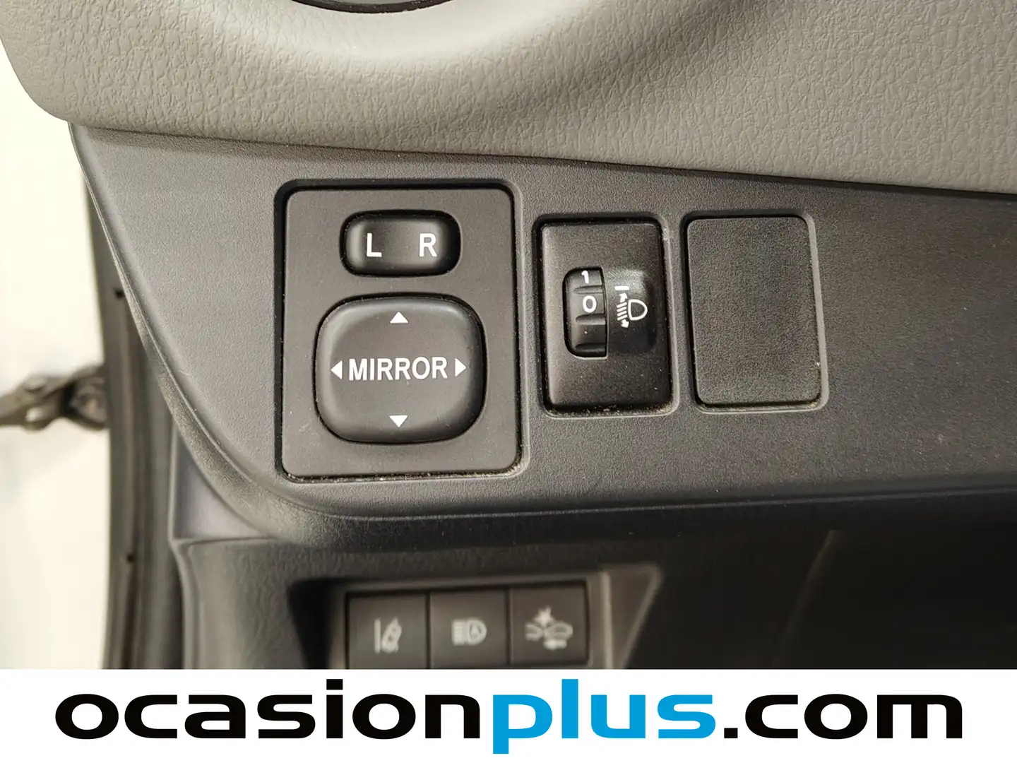 Foto Toyota Yaris Toyota Yaris 100H Feel (100 CV)