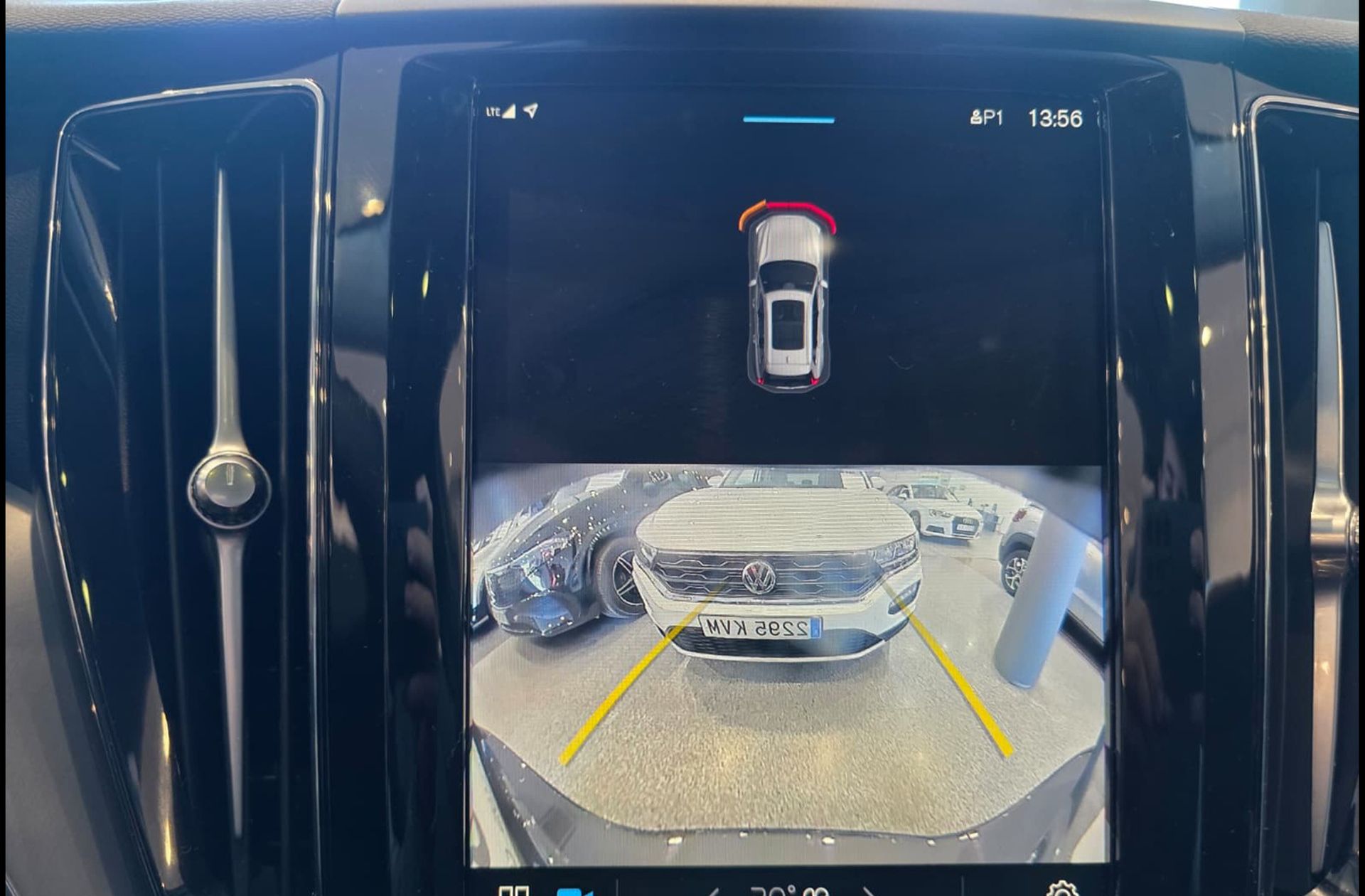 Volvo XC60 T6 Recharge Core AWD - foto 8