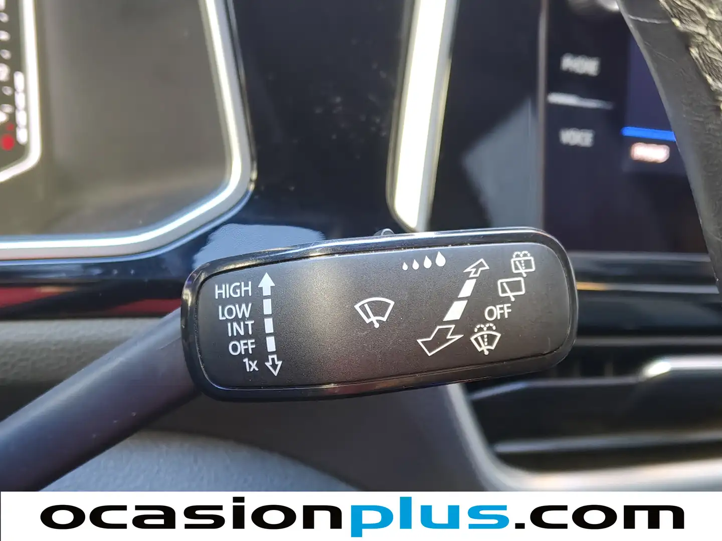 Foto Volkswagen T-Roc Volkswagen T-Roc R-Line 1.5 TSI (150 CV)