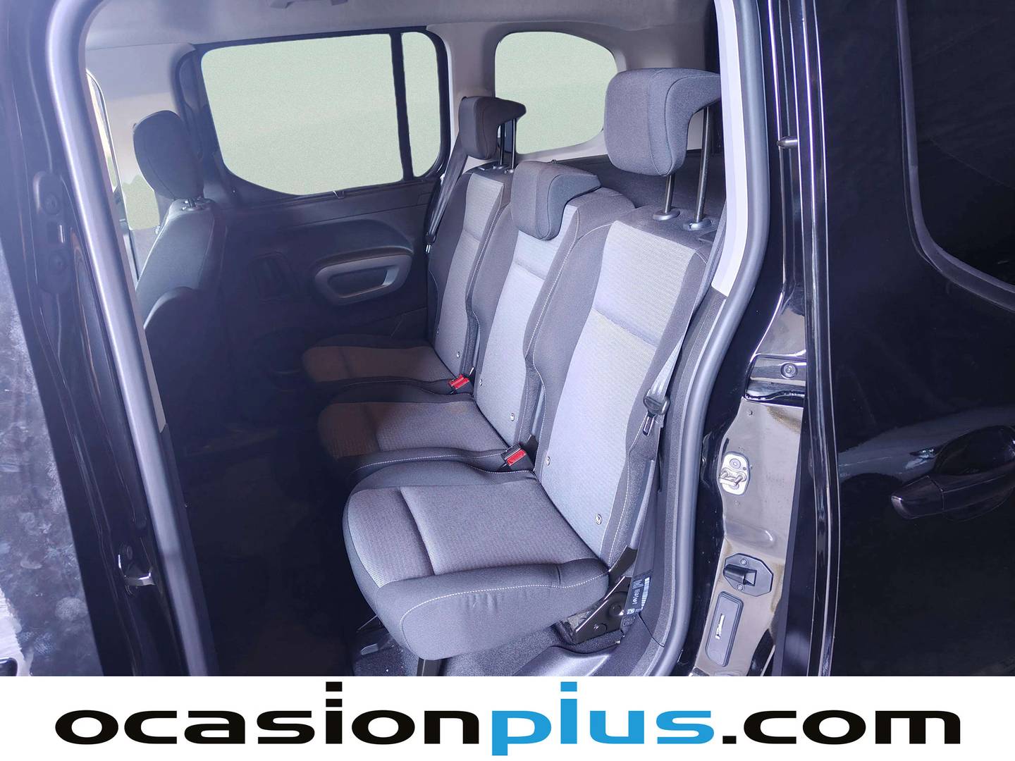 Foto asientos traseros Toyota Proace City Verso Toyota Proace City Verso 1.2 Family Active L1 5 Plazas (110 CV)