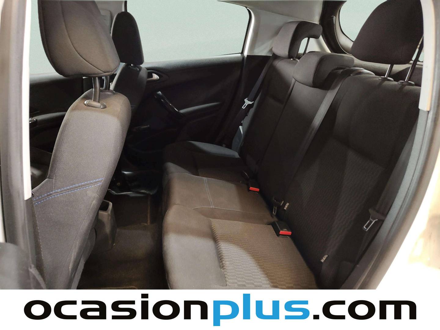 Foto asientos traseros Peugeot 208 Peugeot 208 BlueHDi 100 S&S Signature (99 CV)