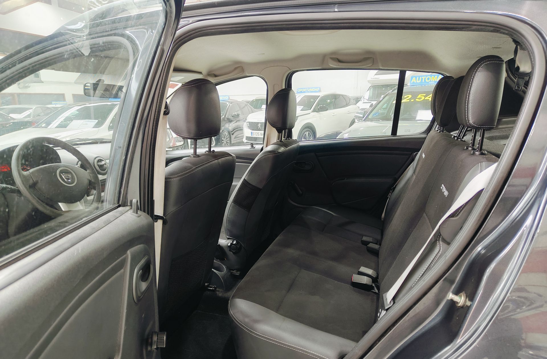 Dacia Sandero dCi 90 Stepway Music - foto 9