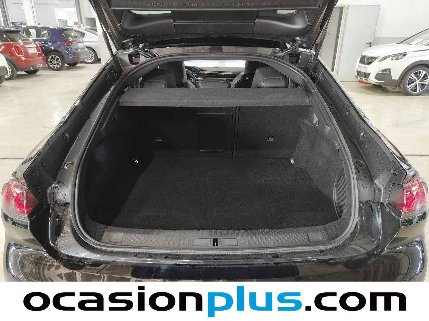 Foto Peugeot 508 Hybrid Peugeot 508 Hybrid 225 GT e-EAT8  (225 CV)