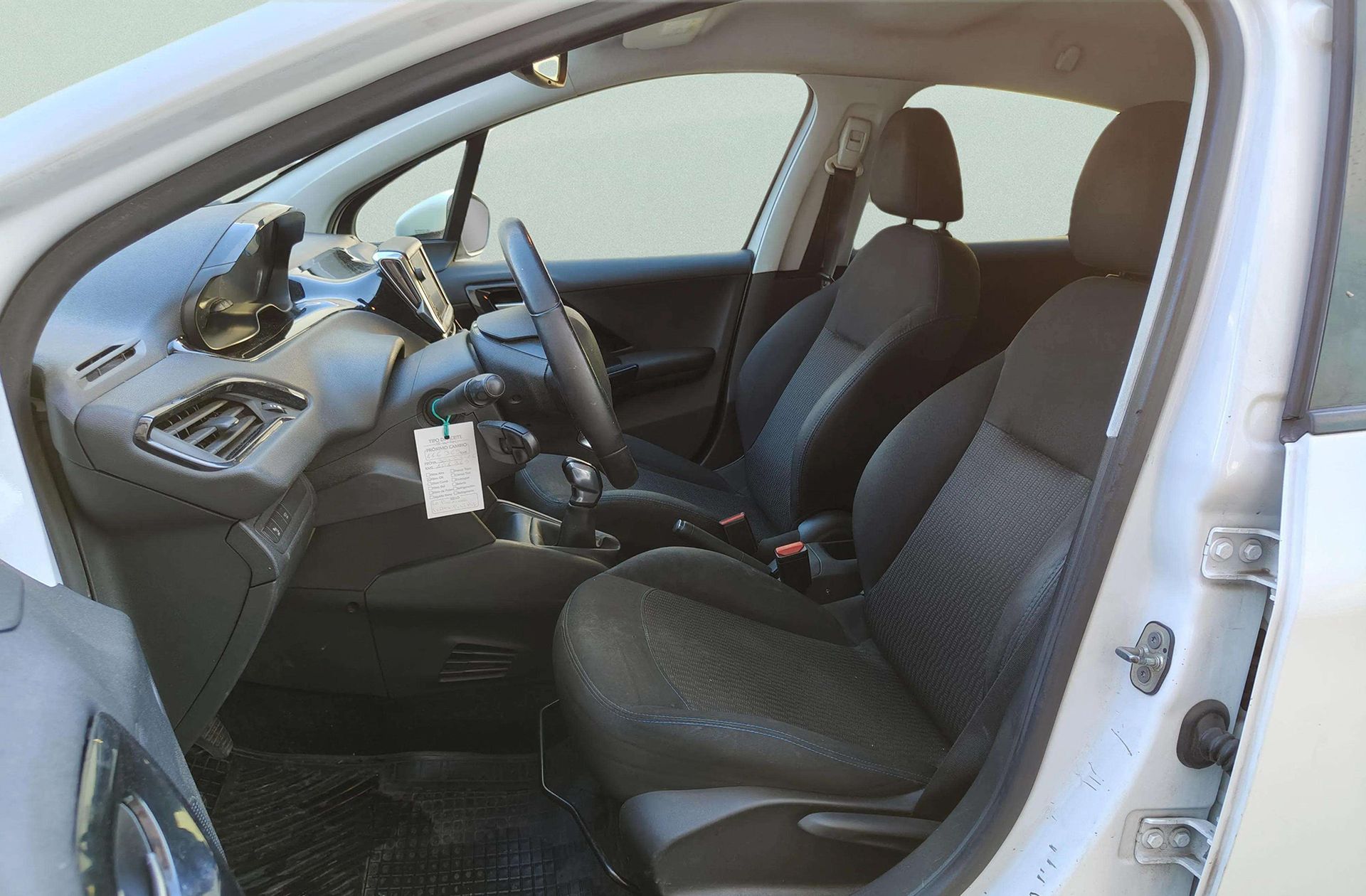 Peugeot 208 PureTech Signature - foto 10