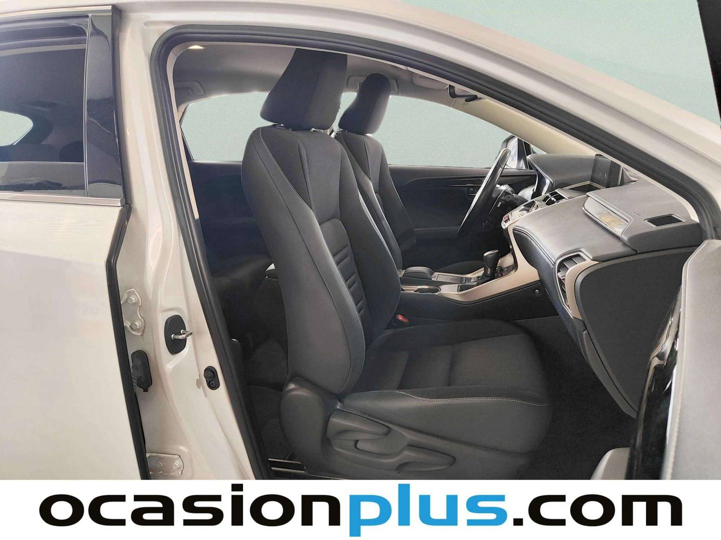 Lexus NX Lexus NX 300h Business Navigation 2WD (197 CV) automático
