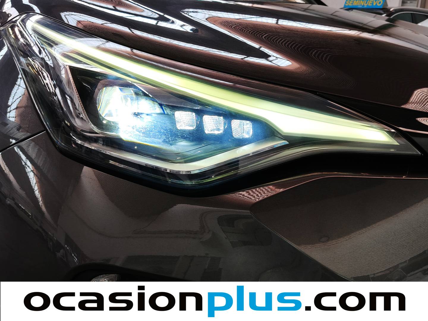 Paquetes del Toyota C-HR Toyota C-HR 180H Advance Luxury (184 CV)