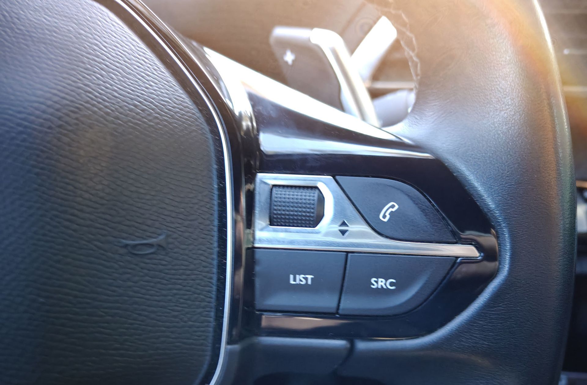 Peugeot 5008 1.2 Allure Pack eDCS6 - foto 29