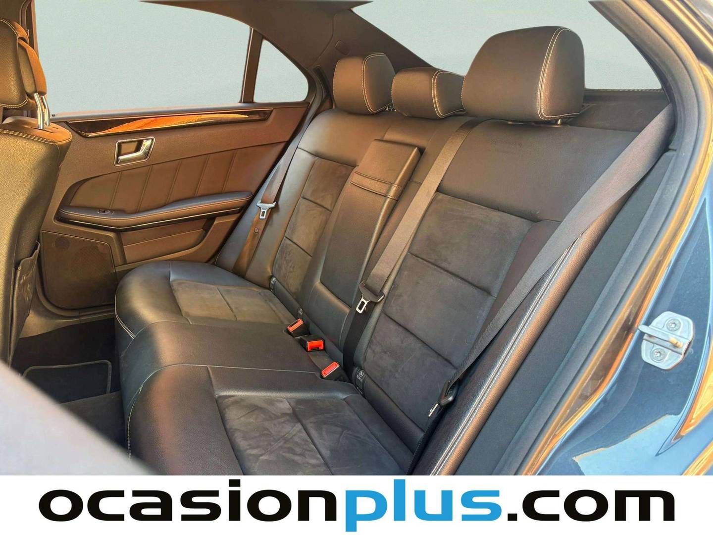 Foto asientos traseros Mercedes Clase E Mercedes Clase E E 220 CDI Blue Efficiency Avantgarde (170 CV) Pack AMG