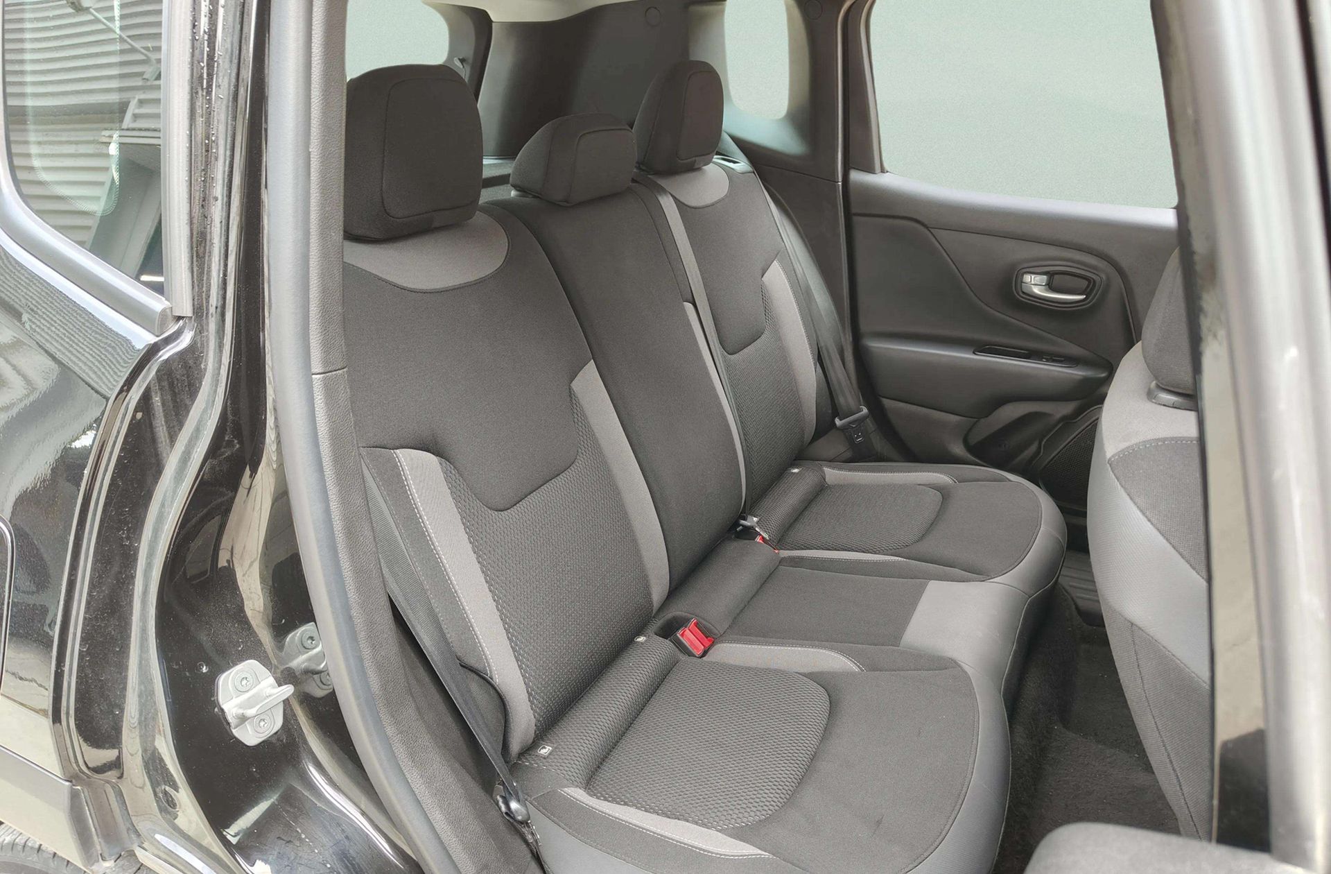 Jeep Renegade eHybrid 1.5 Limited ATX - foto 15