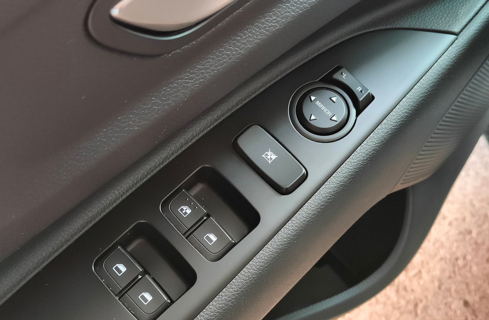 Kia Stonic 1.0 T-GDi MHEV Concept - foto 32