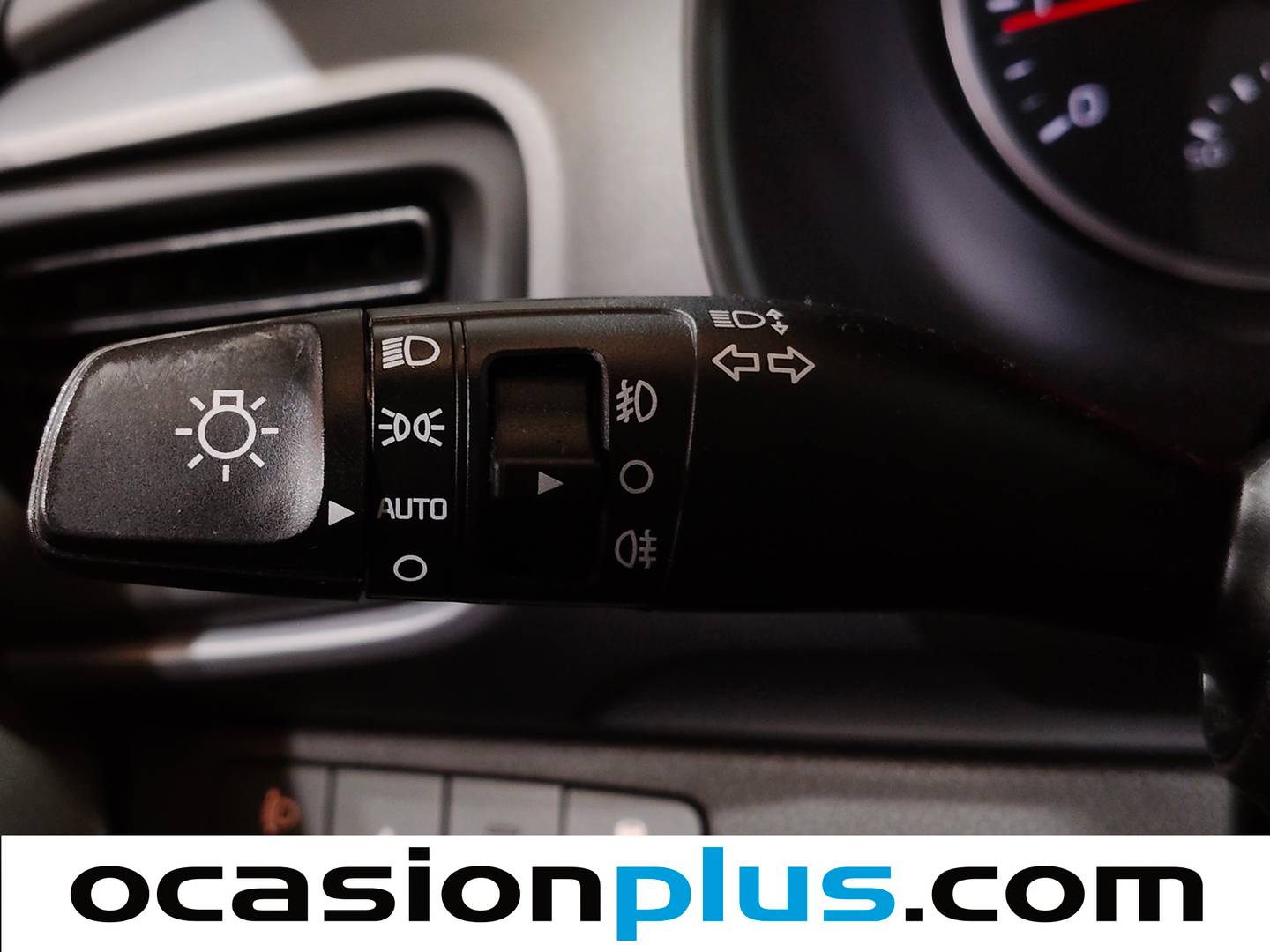 Equipamiento del KIA Stonic KIA Stonic 1.0 T-GDi MHEV iMT Concept (100 CV)