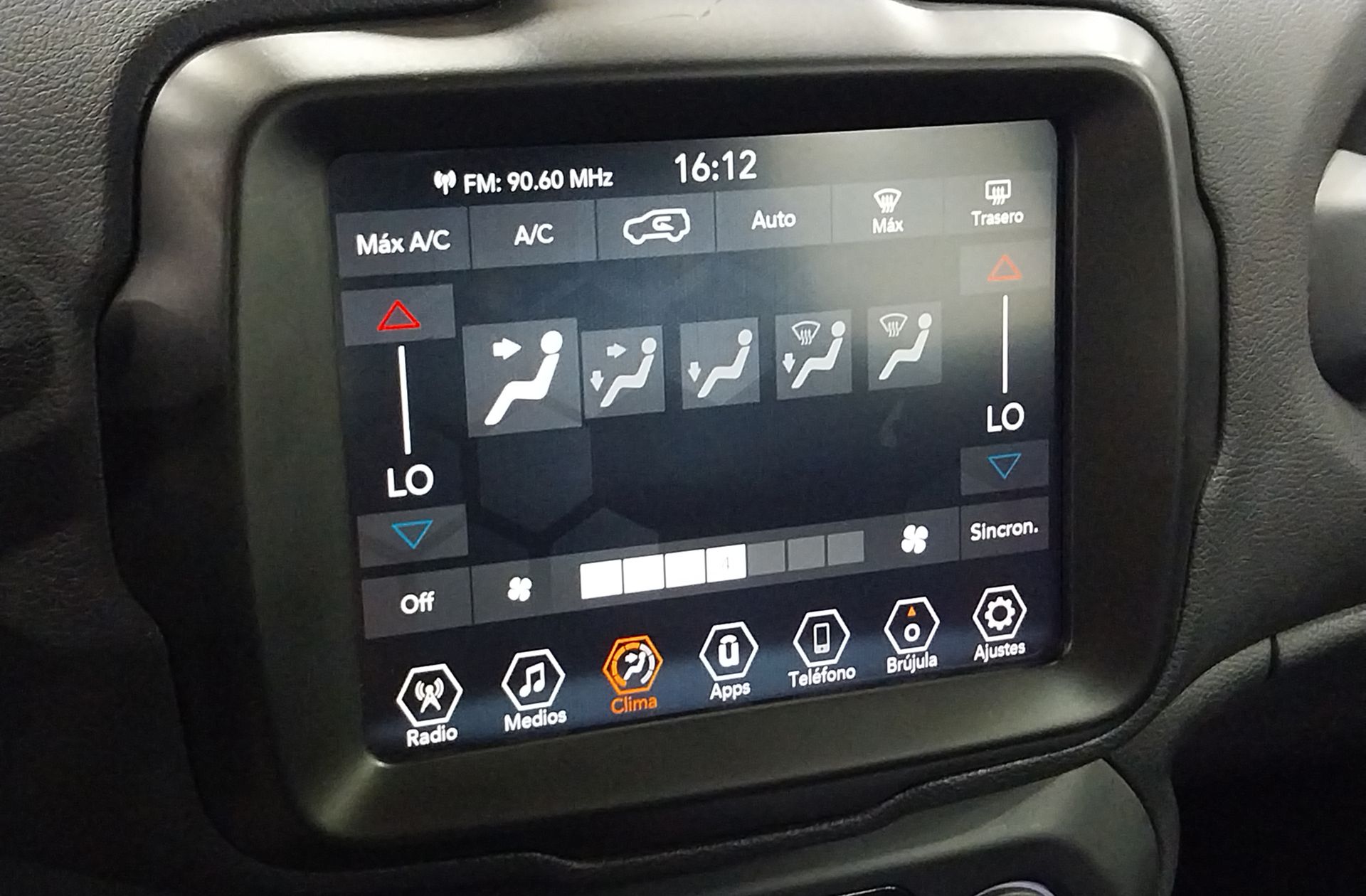 Jeep Renegade 1.0G Limited 4x2 - foto 28