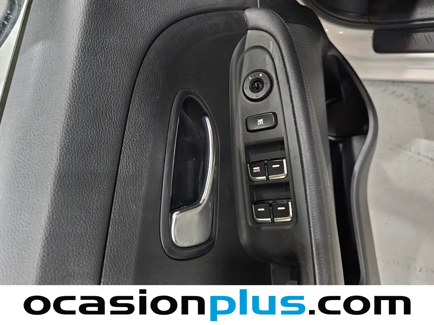 Foto KIA Carens Kia Carens 1.7 CRDi VGT Concept Eco-Dynam (115 CV) 7 PLAZAS