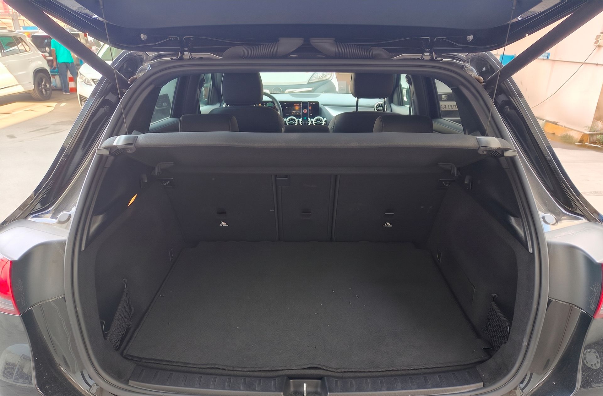Mercedes-Benz GLA 180 - foto 17