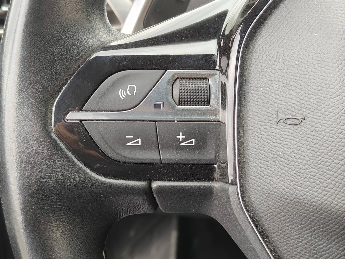 Foto Peugeot 5008 Peugeot 5008 PureTech 130 S&S Allure Pack EAT8 (130 CV) 7 Plazas