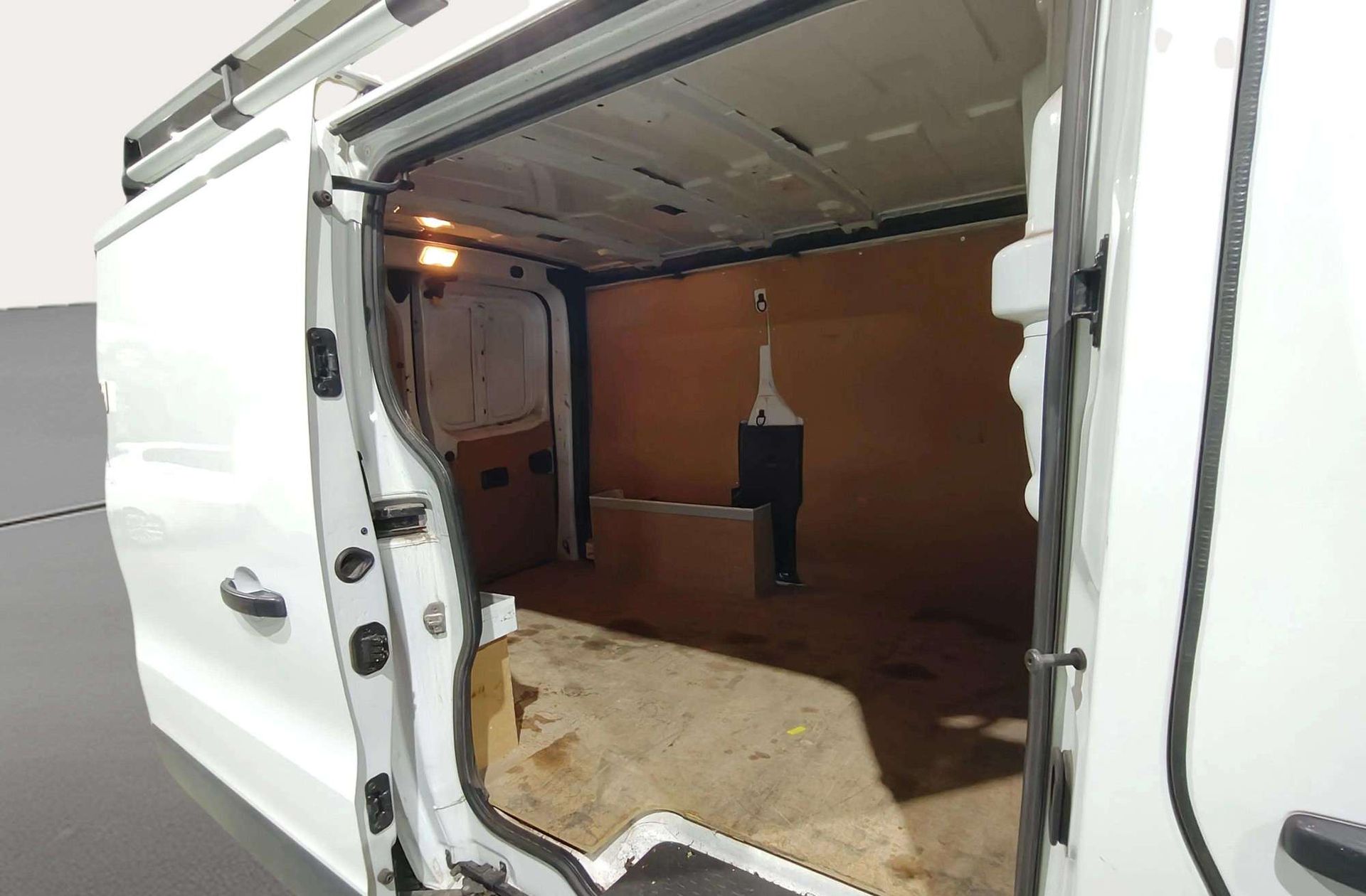 Nissan NV300 2.0 dCi L1H1 1T Optima - foto 10