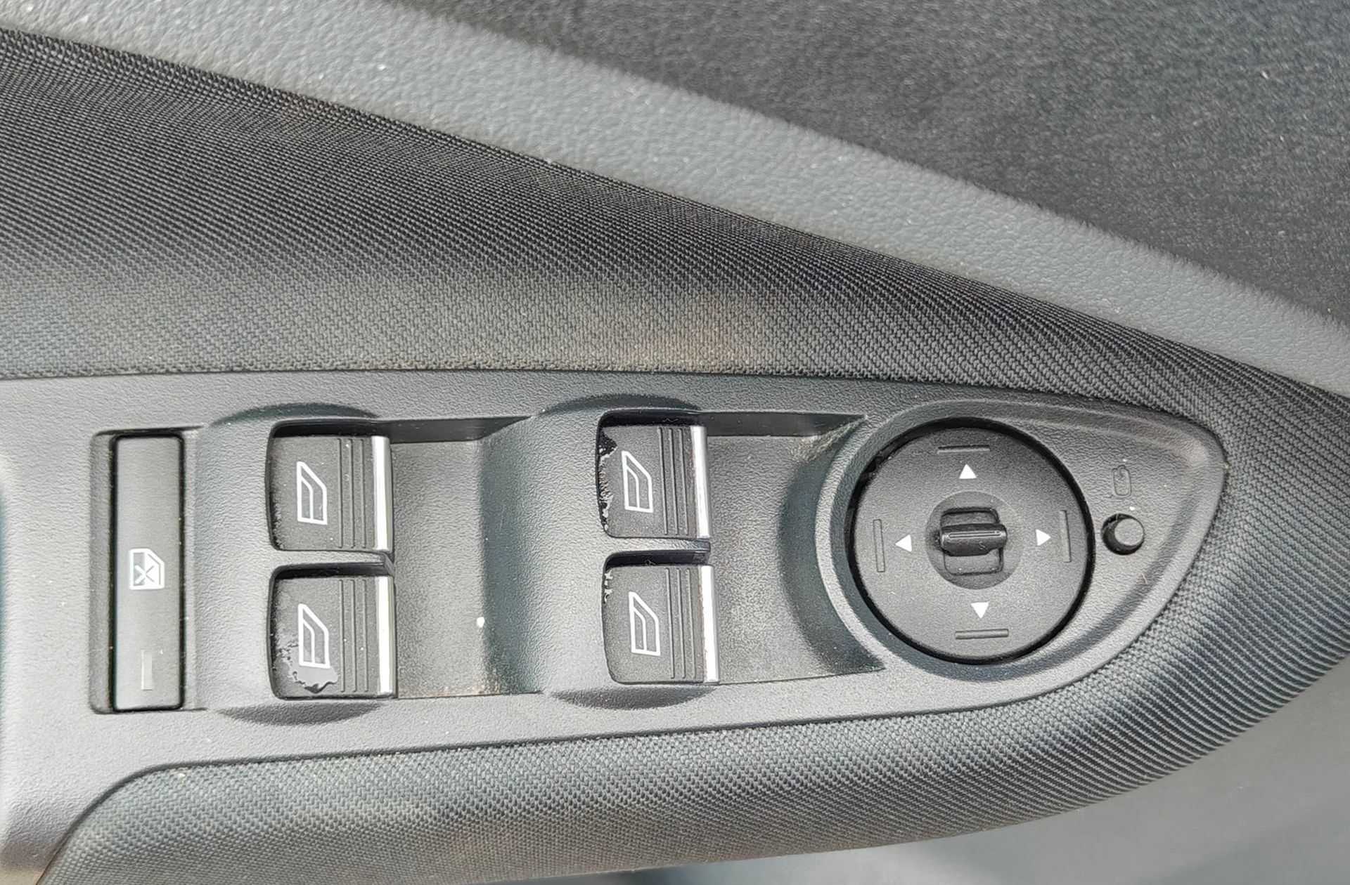 Ford C-Max 1.0 EcoBoost Trend - foto 29
