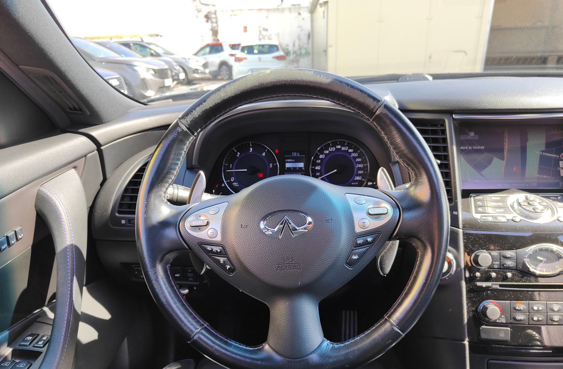 Infiniti QX70 3.0 D S Premium - foto 26