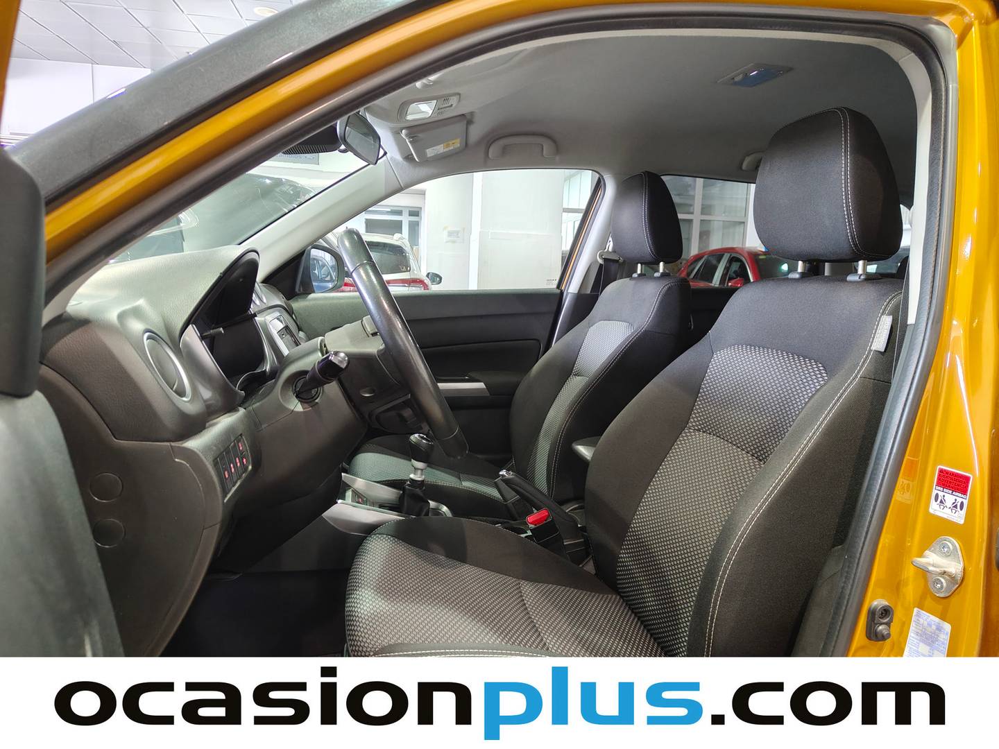Foto asientos delanteros Suzuki Vitara Suzuki Vitara 1.4 Turbo Mild Hybrid GLE (129 CV)